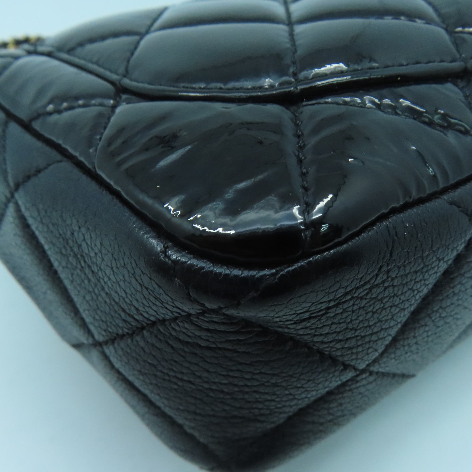 CHANEL rhombic cowhide leather Chain Shoulder gold buckle chain shoulder bag black