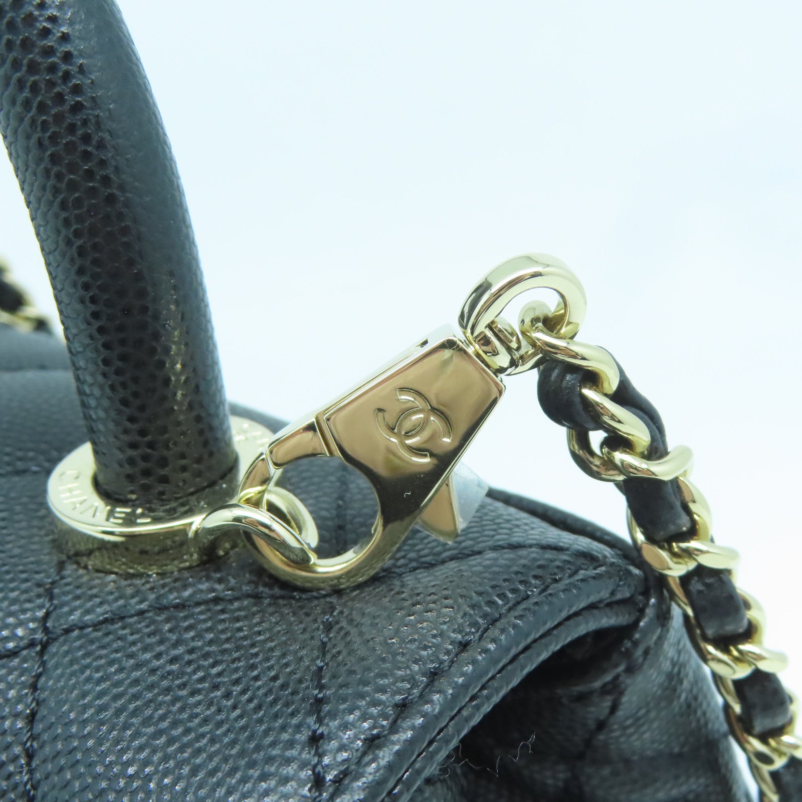 CHANEL 菱格Caviar皮革Coco Handle Mini金扣手挽肩背兩用袋黑色