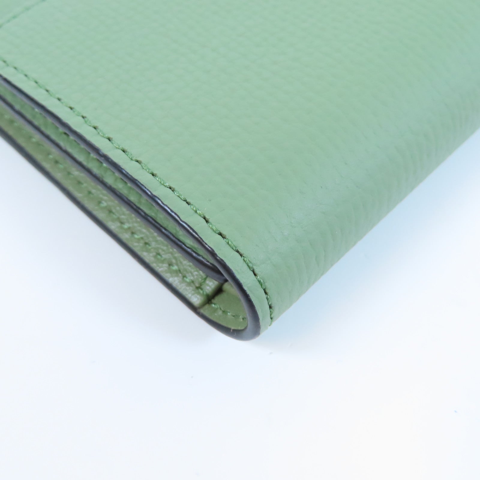 LOEWE 牛皮皮革Wallet銀扣錢包淺綠色