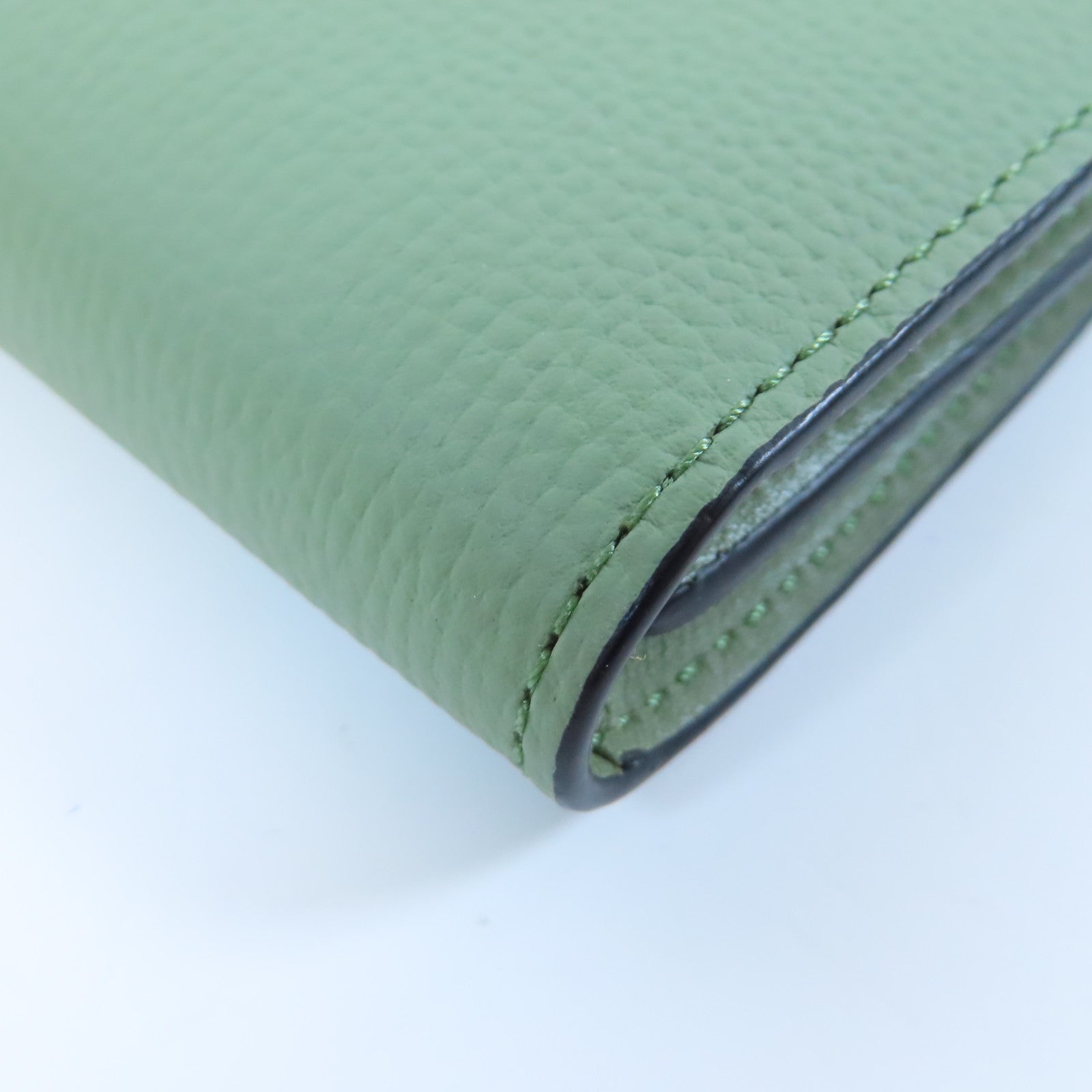 LOEWE 牛皮皮革Wallet銀扣錢包淺綠色
