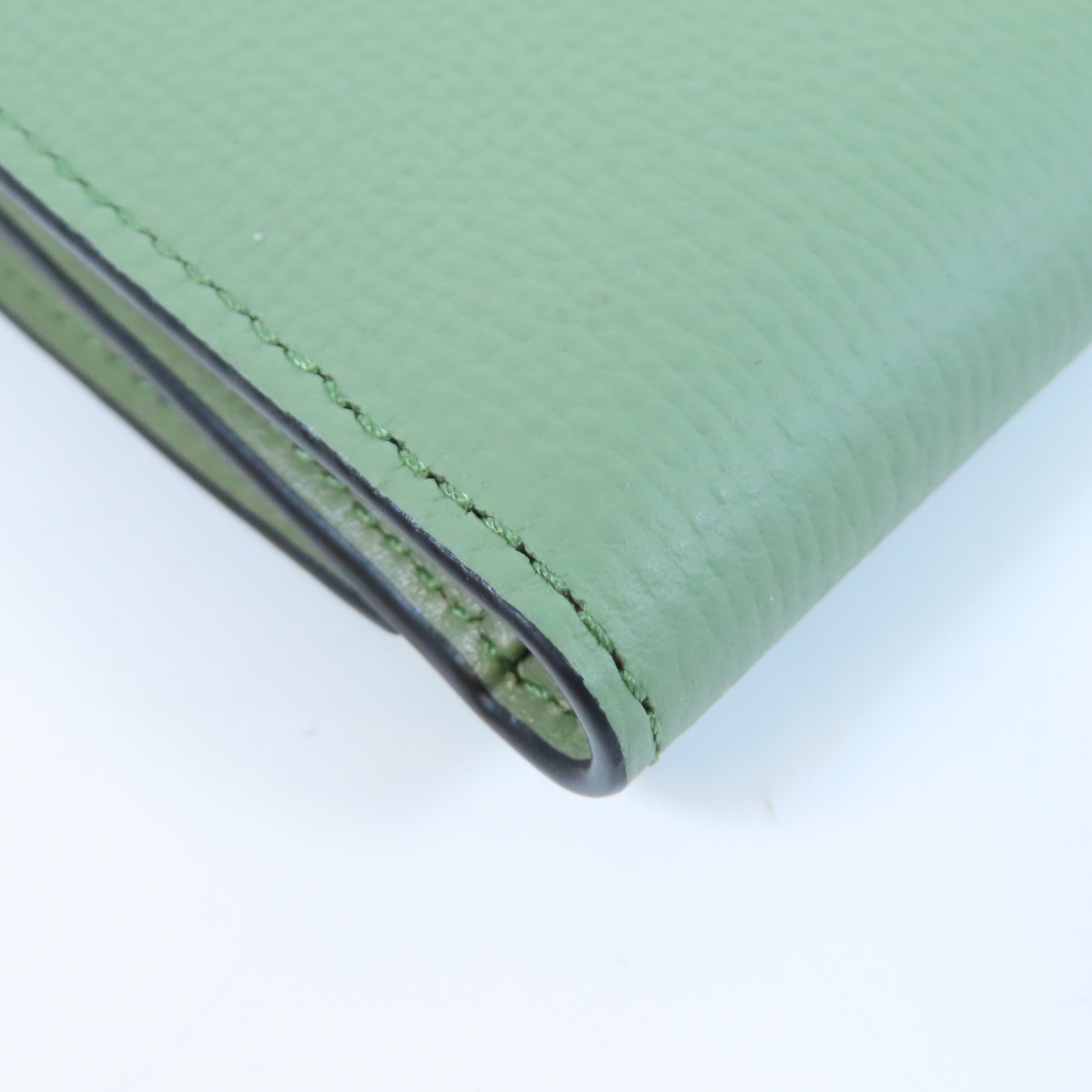 LOEWE 牛皮皮革Wallet銀扣錢包淺綠色