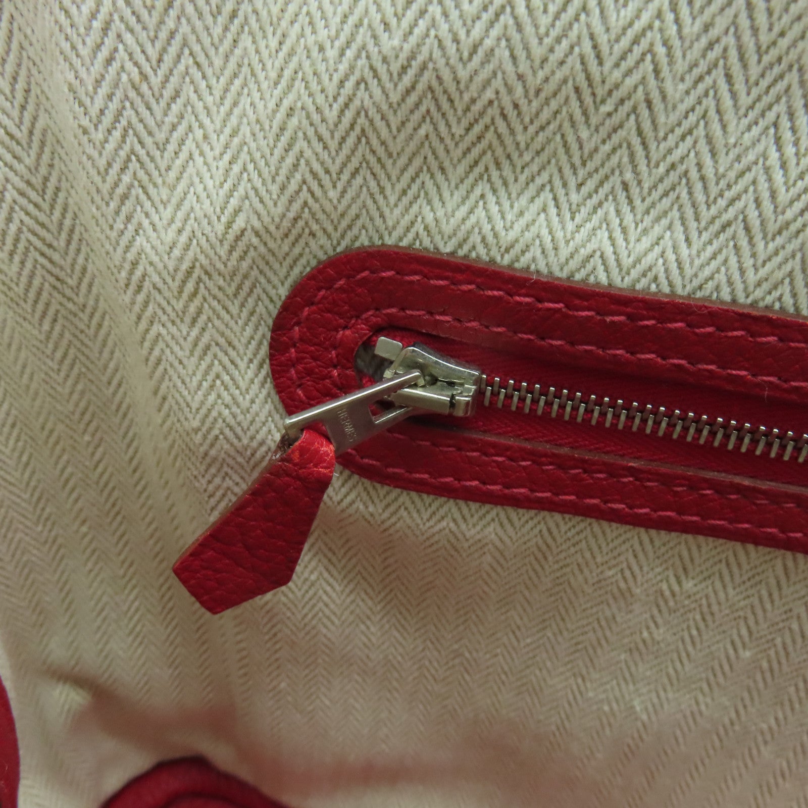 HERMES Negonda皮革Garden Party TPM银扣手挽袋Rouge Casaque红色