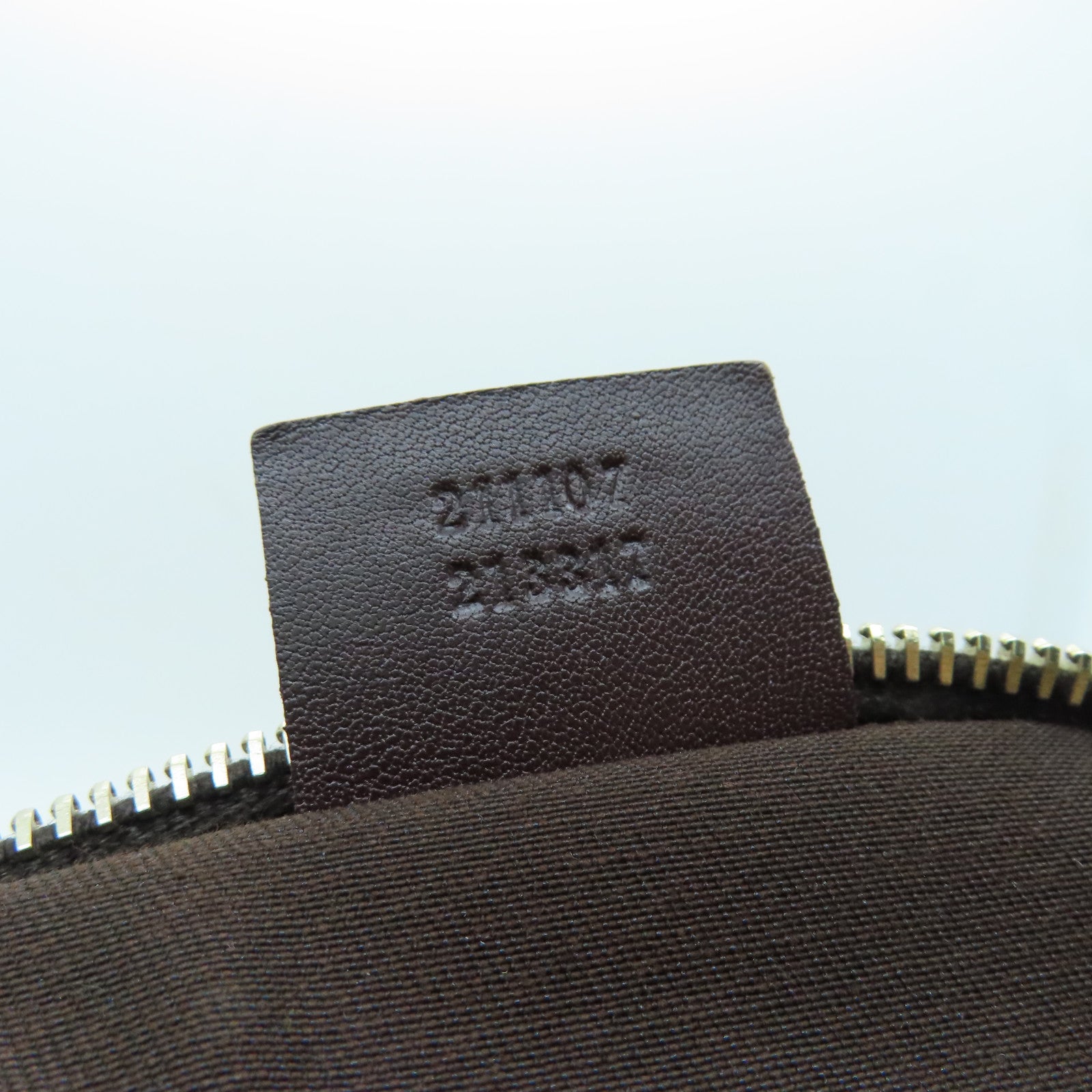 GUCCI coated canvas Shoulder Bag gold buckle shoulder bag brown
