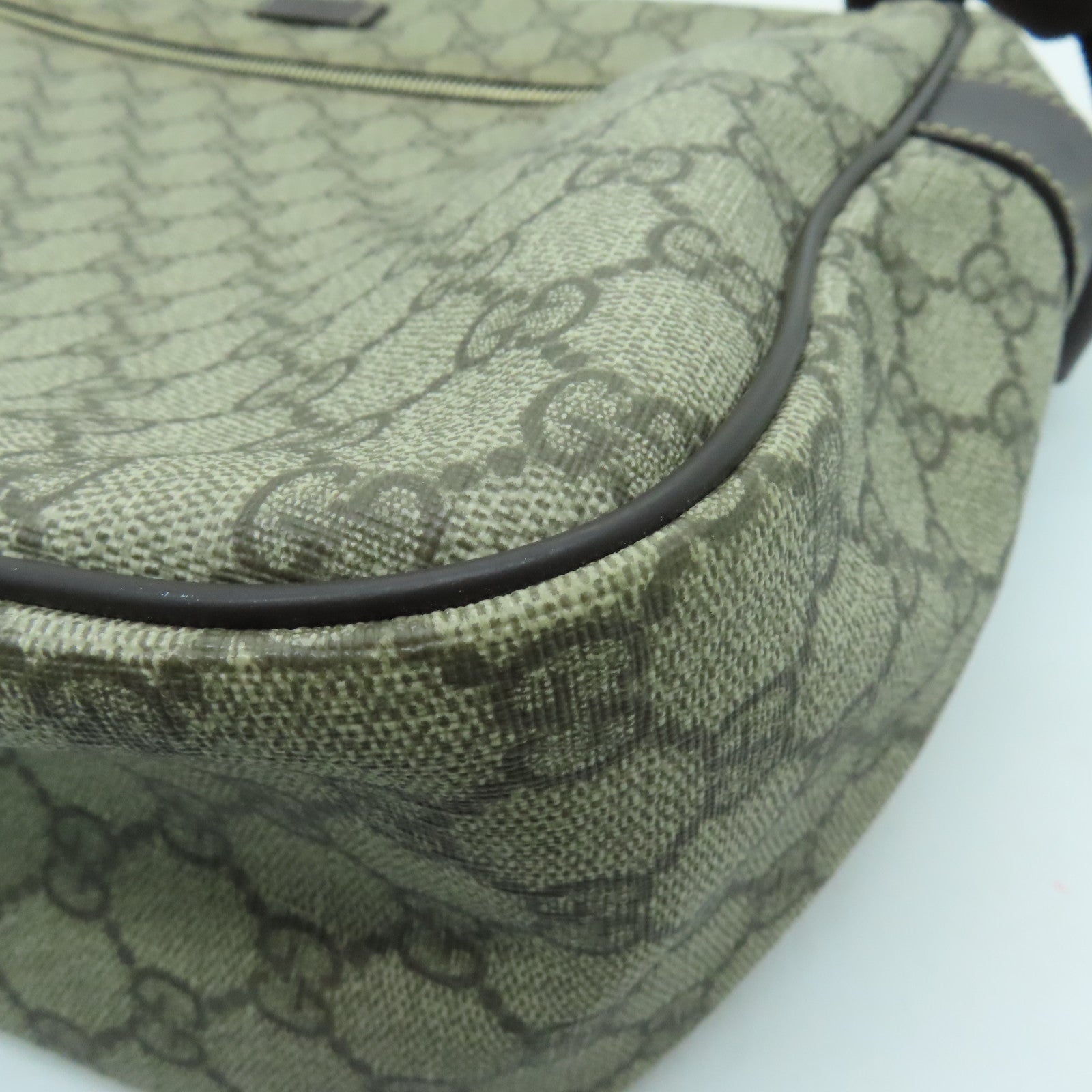 GUCCI coated canvas Shoulder Bag gold buckle shoulder bag brown