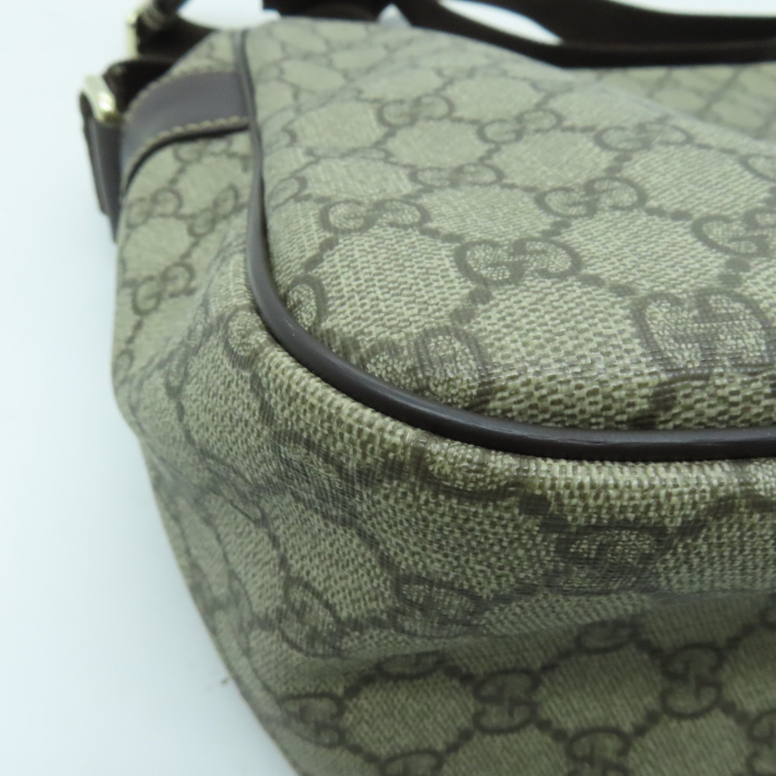 GUCCI coated canvas Shoulder Bag gold buckle shoulder bag brown
