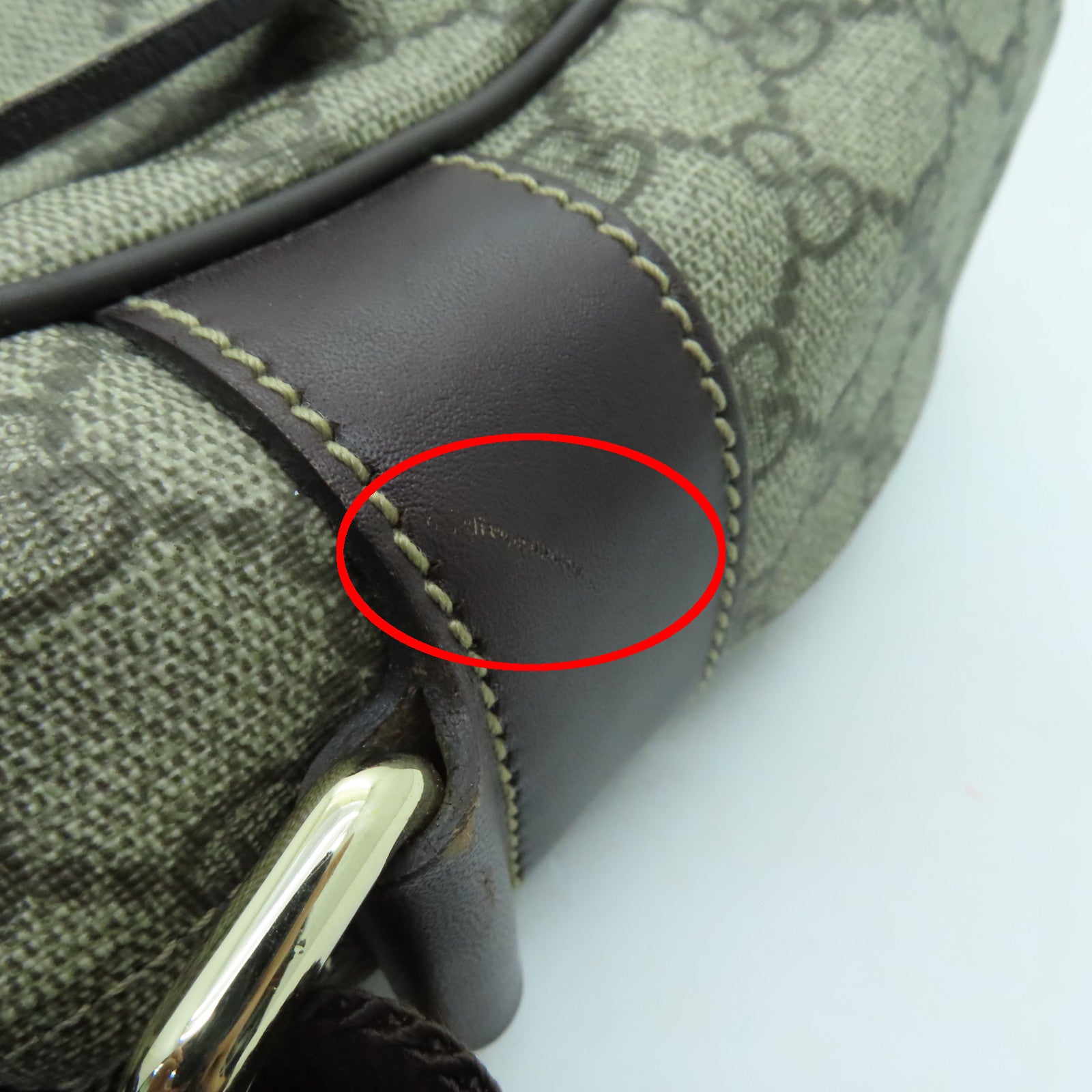 GUCCI coated canvas Shoulder Bag gold buckle shoulder bag brown