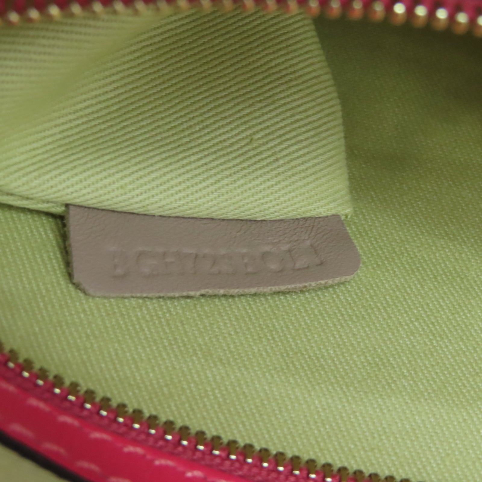Valentino 牛皮皮革Shoulder Bag金扣肩背袋粉紅色