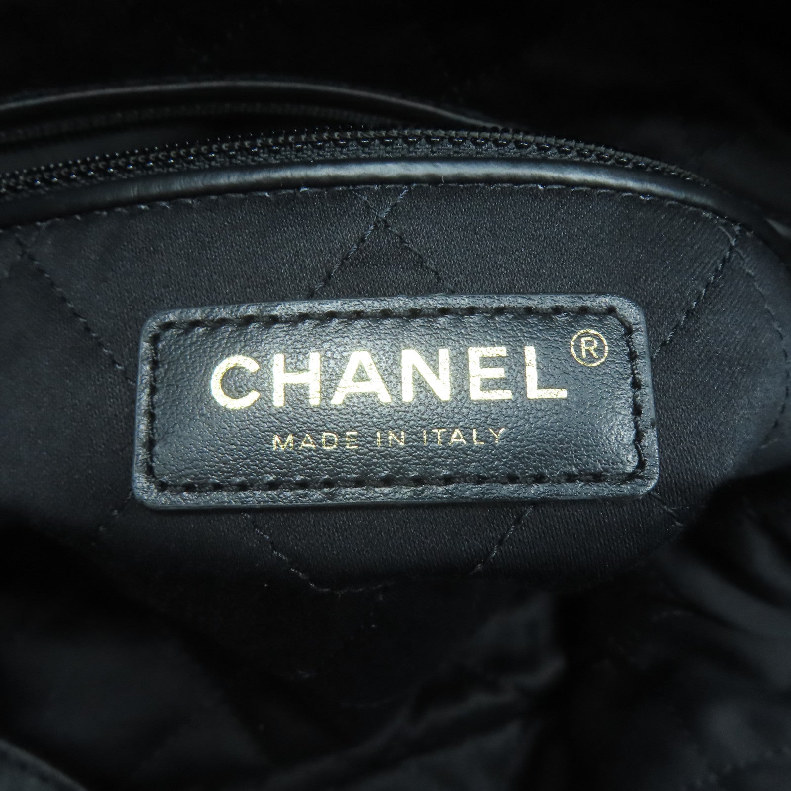 CHANEL 菱格羊皮皮革Chanel 22 Medium金扣鏈帶手挽袋黑色