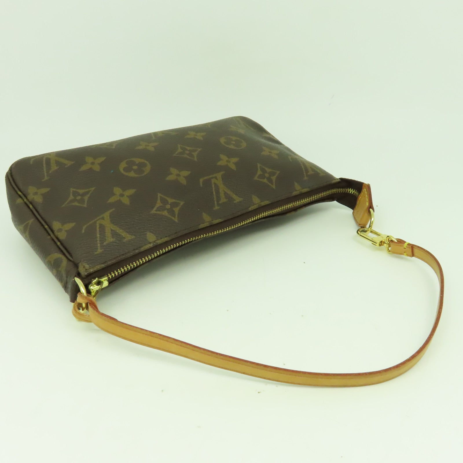 LOUIS VUITTON Monogram Pochette Accessories金扣肩背袋啡色