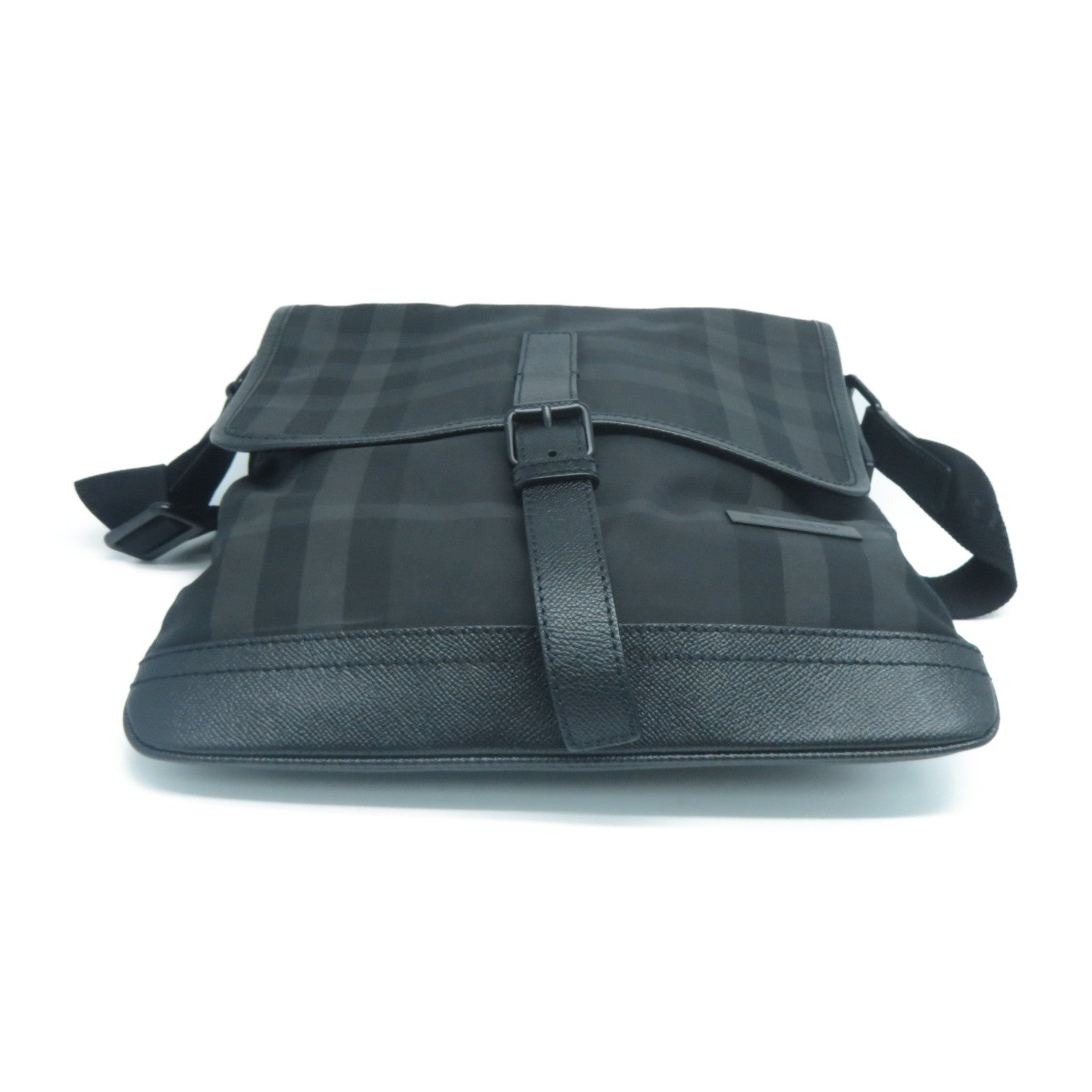 BURBERRY 尼龍Shoulder Bag黑扣肩背袋黑色