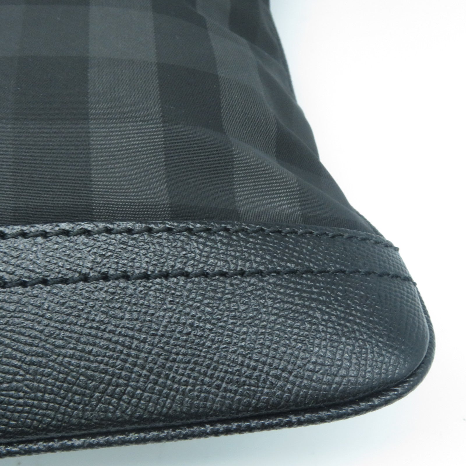 BURBERRY 尼龍Shoulder Bag黑扣肩背袋黑色
