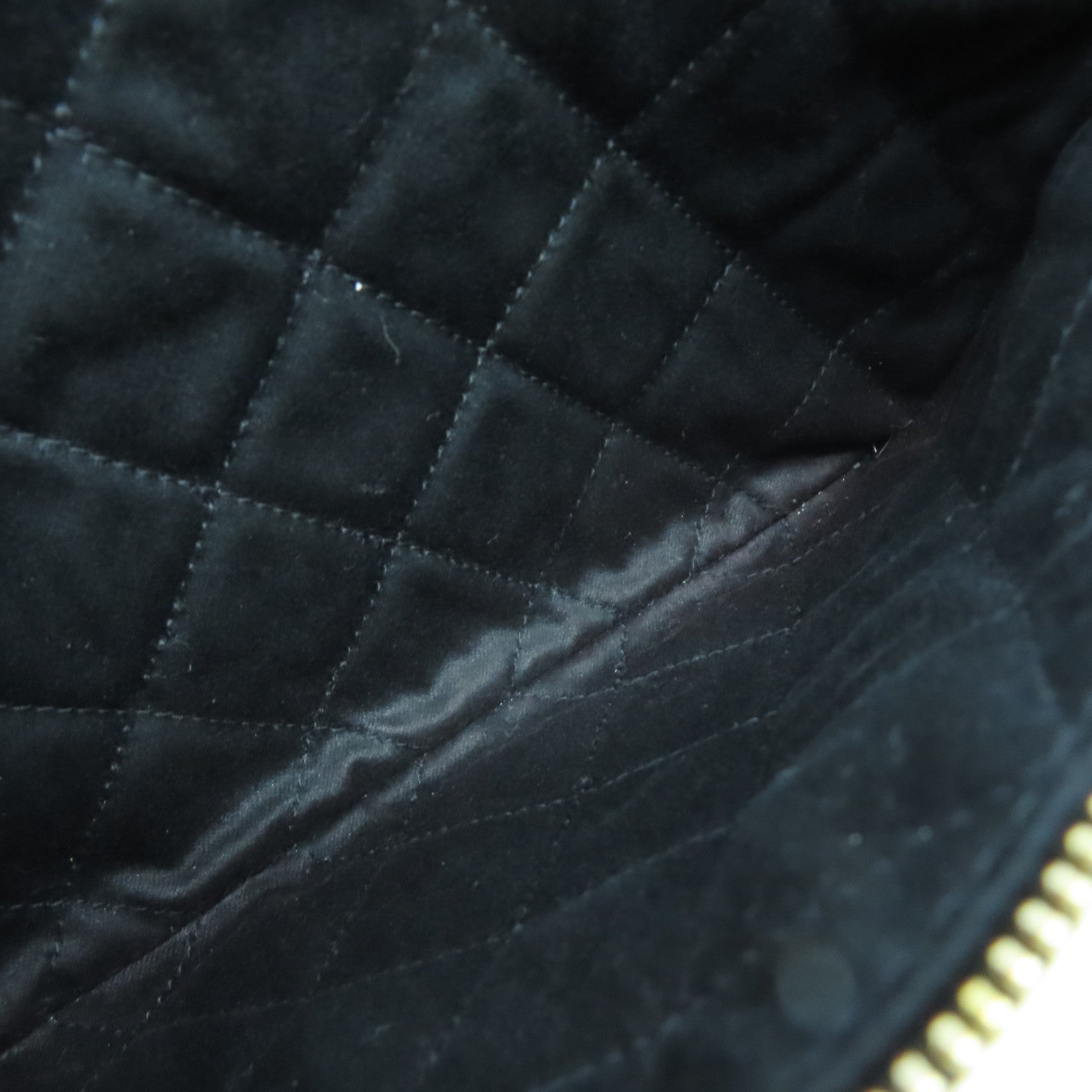 CHANEL 菱格羊皮皮革Chanel 22 Medium金扣鏈帶手挽袋黑色