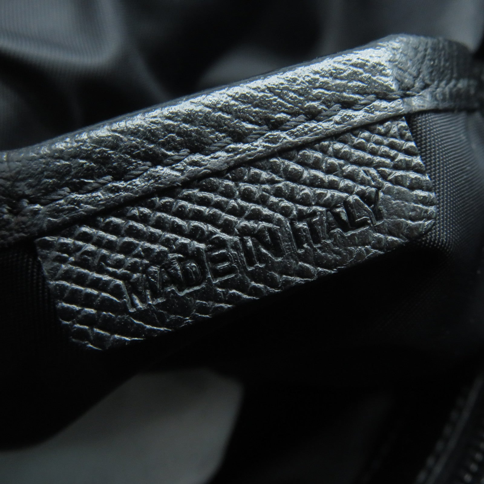 BURBERRY 尼龍Shoulder Bag黑扣肩背袋黑色