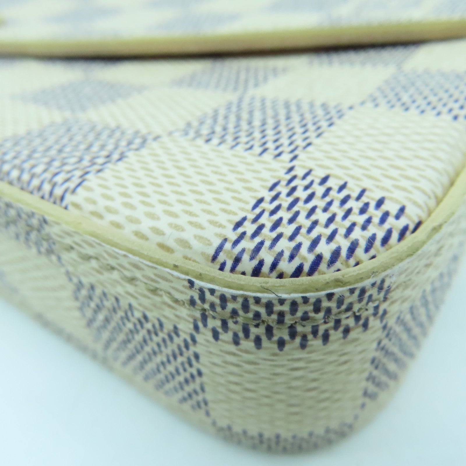 LOUIS VUITTON Damier Azur Felicie Pochette Shoulder金扣鏈帶肩背袋白色