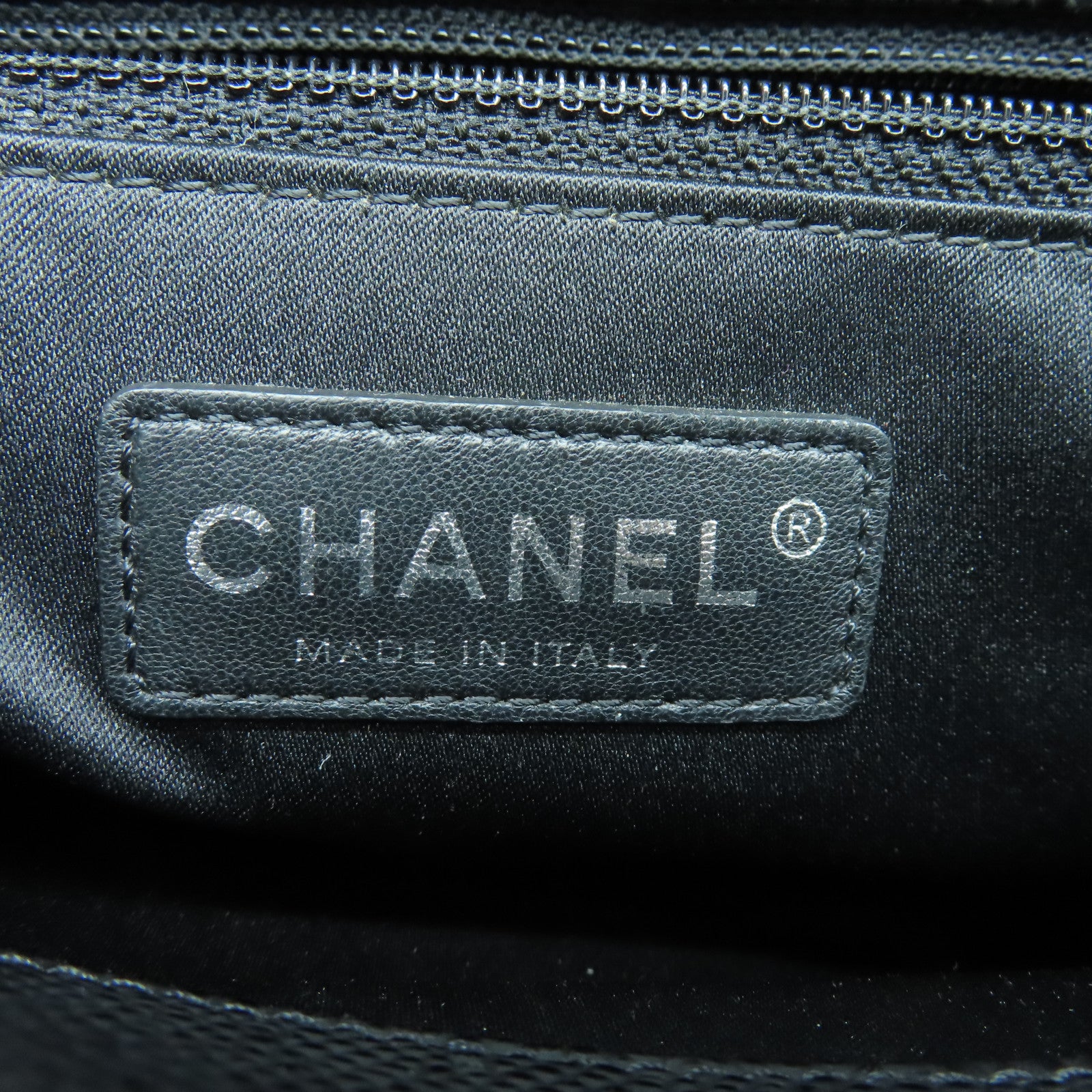 CHANEL 菱格Caviar皮革GST銀扣肩背袋黑色