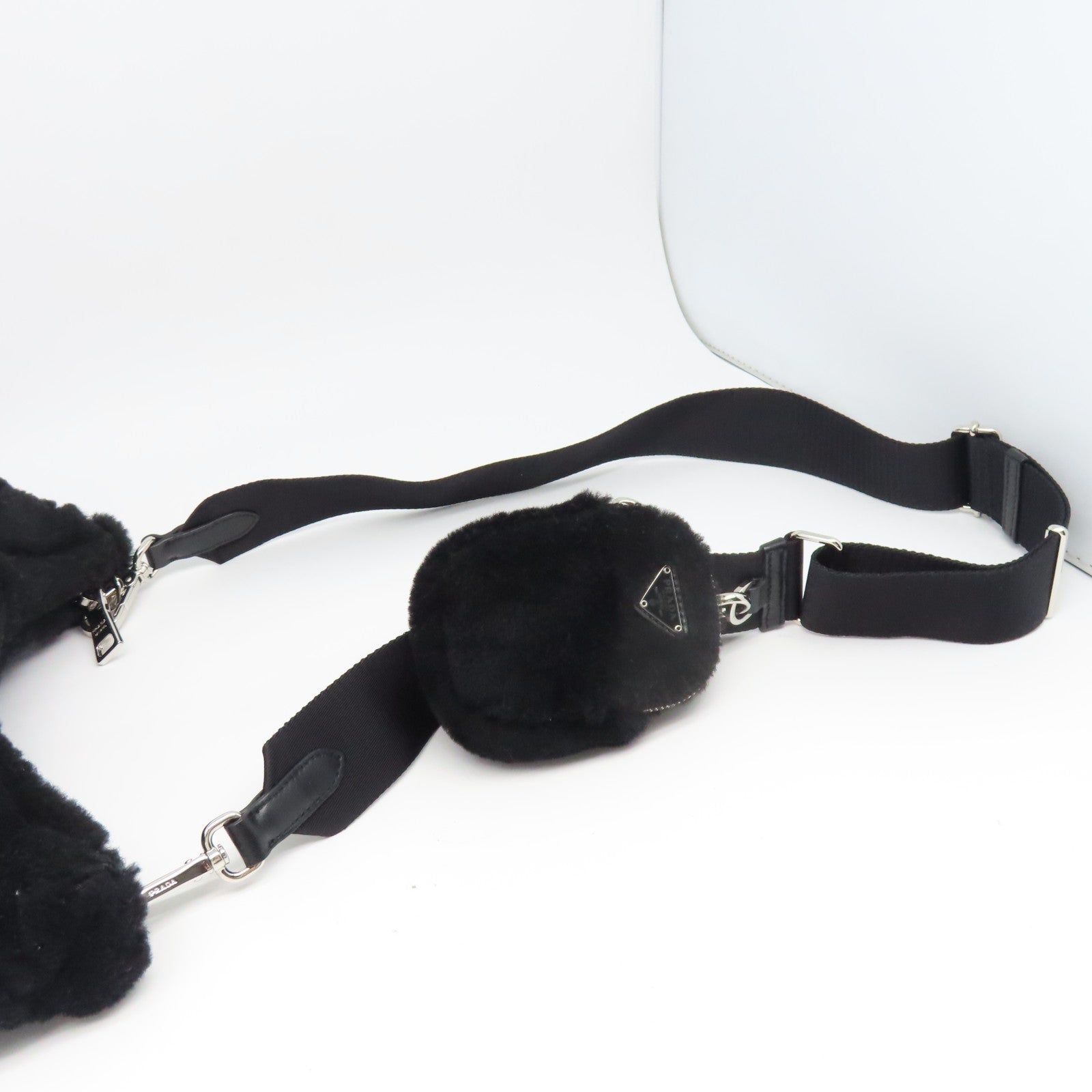 PRADA 毛茸Shoulder Bag银扣肩背袋黑色