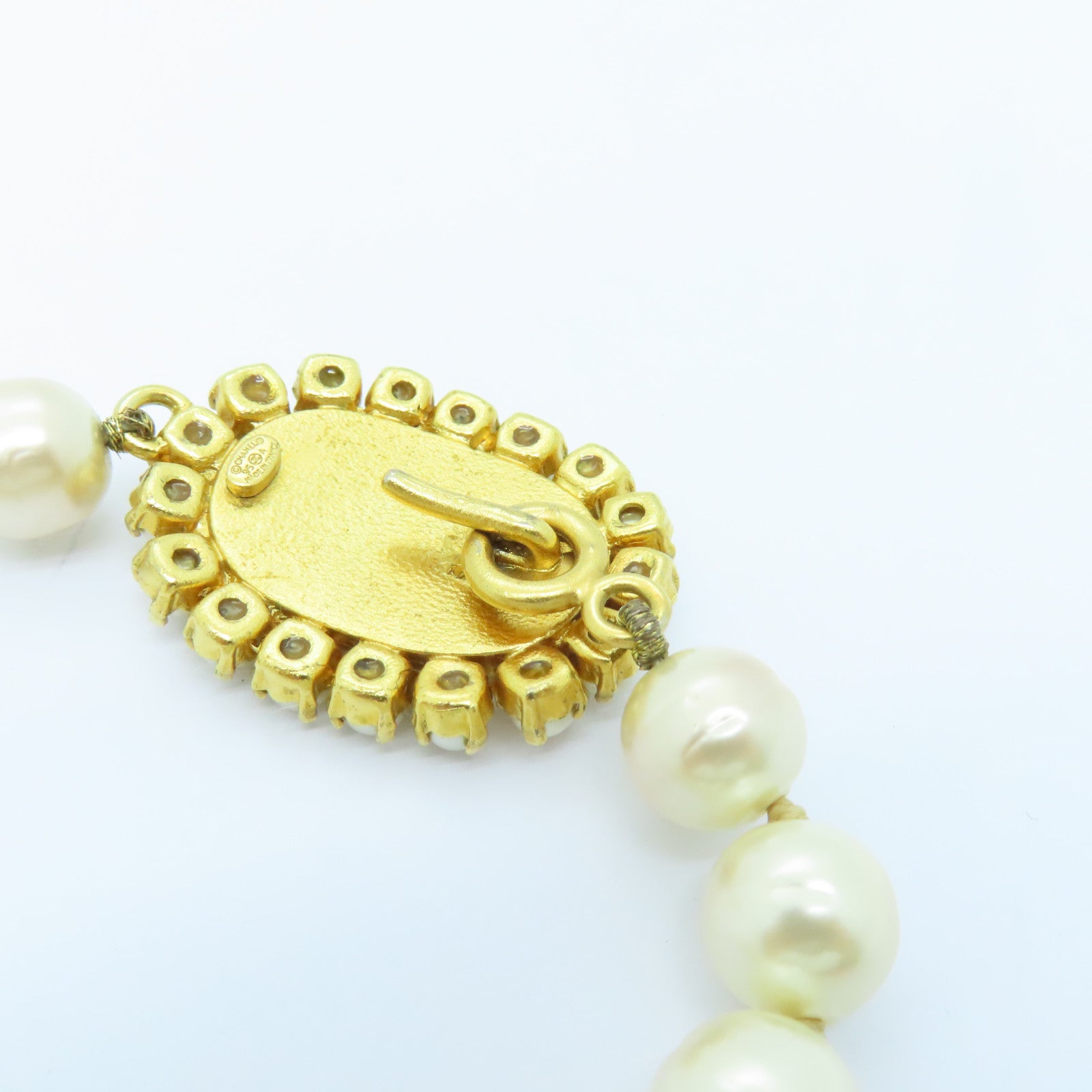 CHANEL 仿珍珠/金屬Necklace金扣項鍊白色