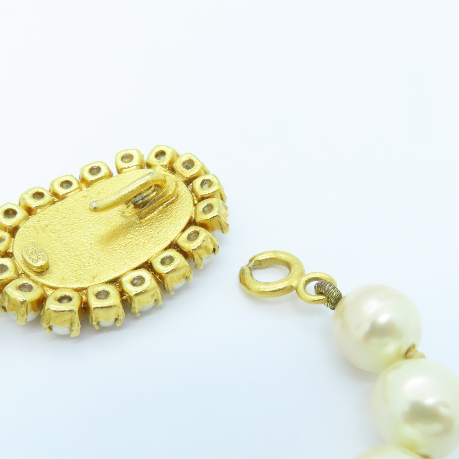 CHANEL 仿珍珠/金屬Necklace金扣項鍊白色