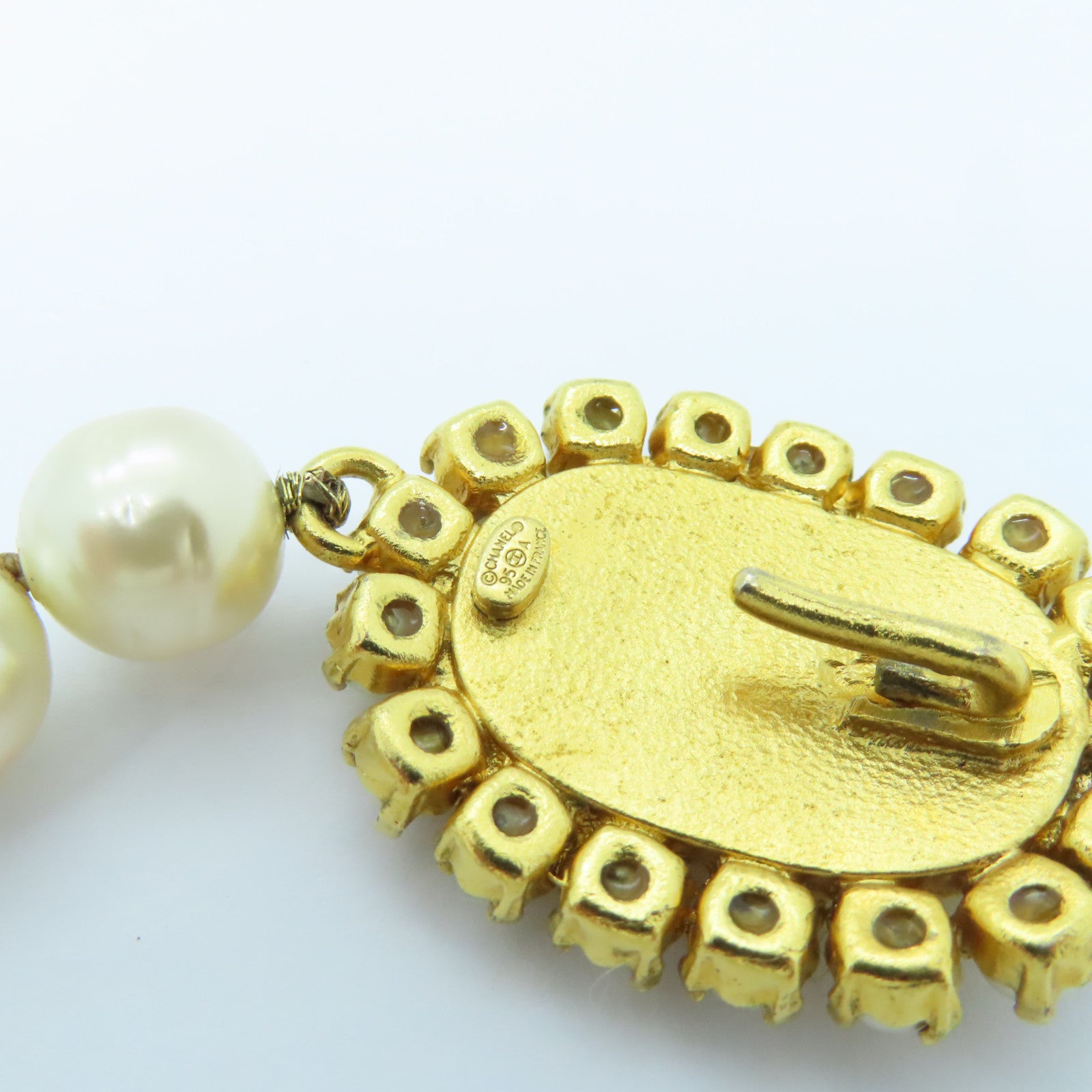 CHANEL 仿珍珠/金屬Necklace金扣項鍊白色