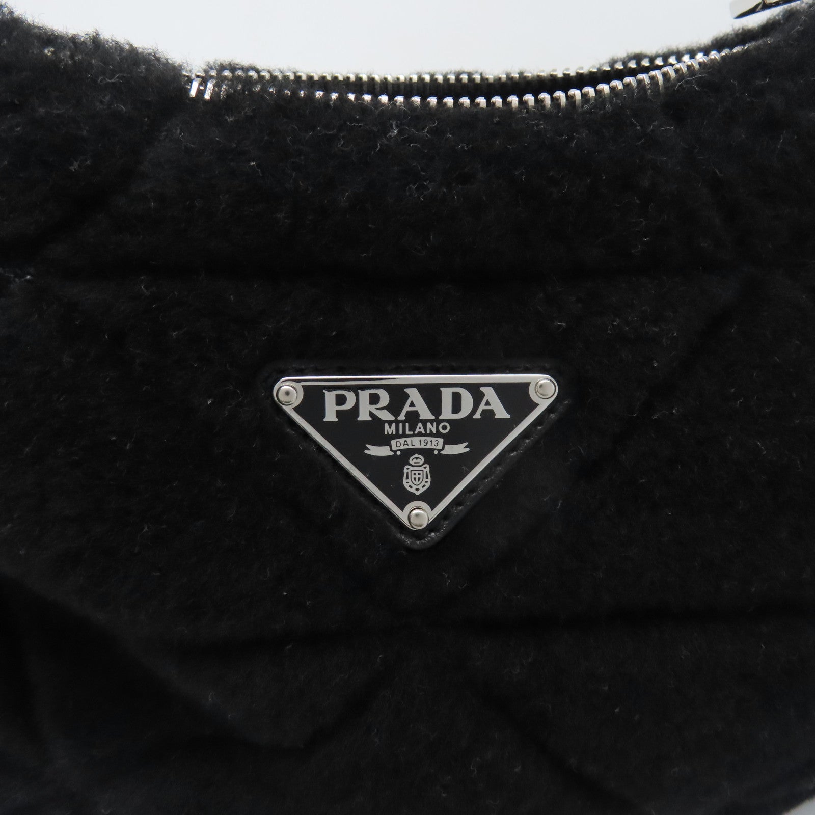 PRADA 毛茸Shoulder Bag银扣肩背袋黑色