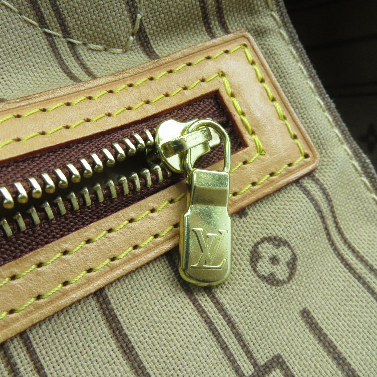 LOUIS VUITTON Monogram Neverfull PM金扣手挽袋啡色