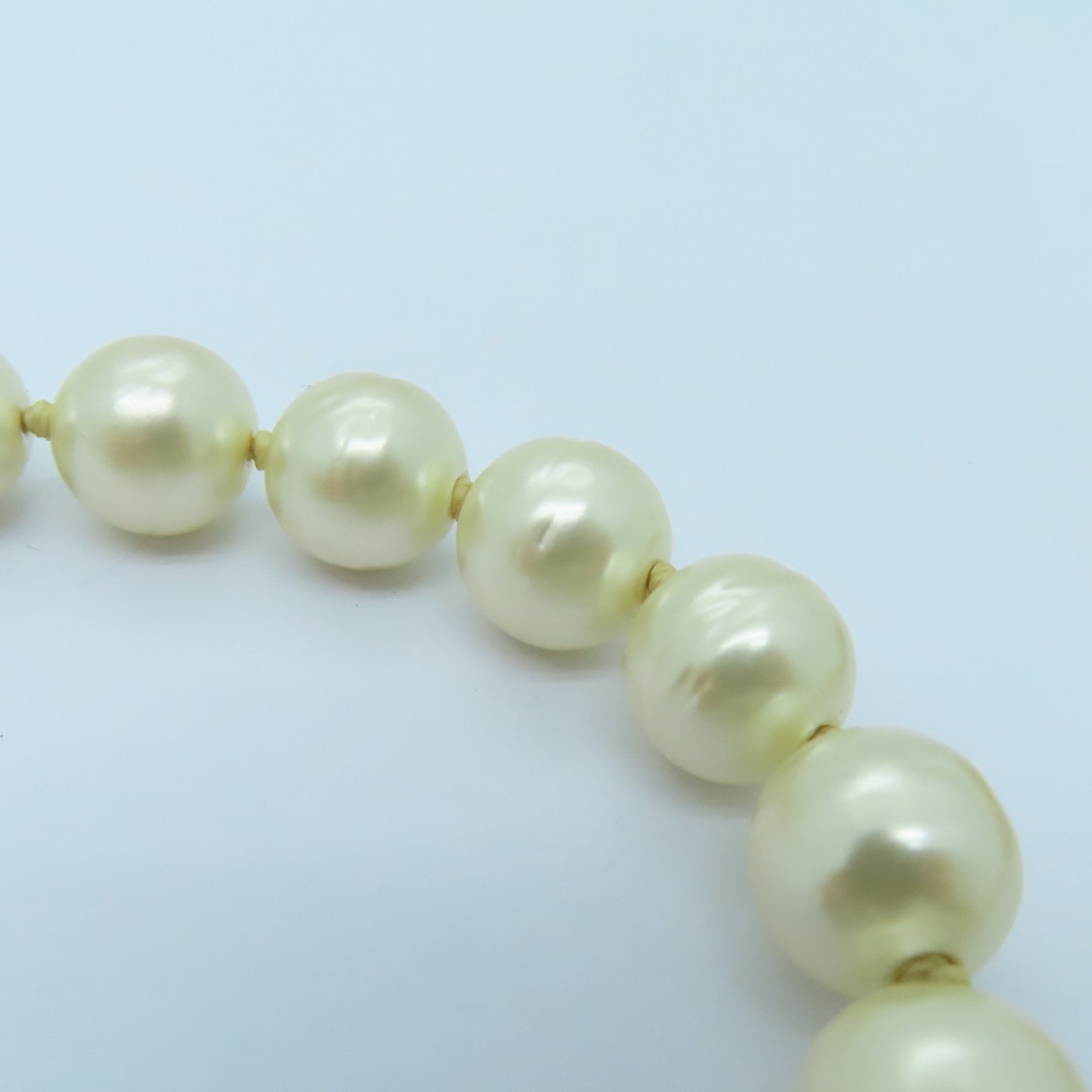 CHANEL 仿珍珠/金屬Necklace金扣項鍊白色