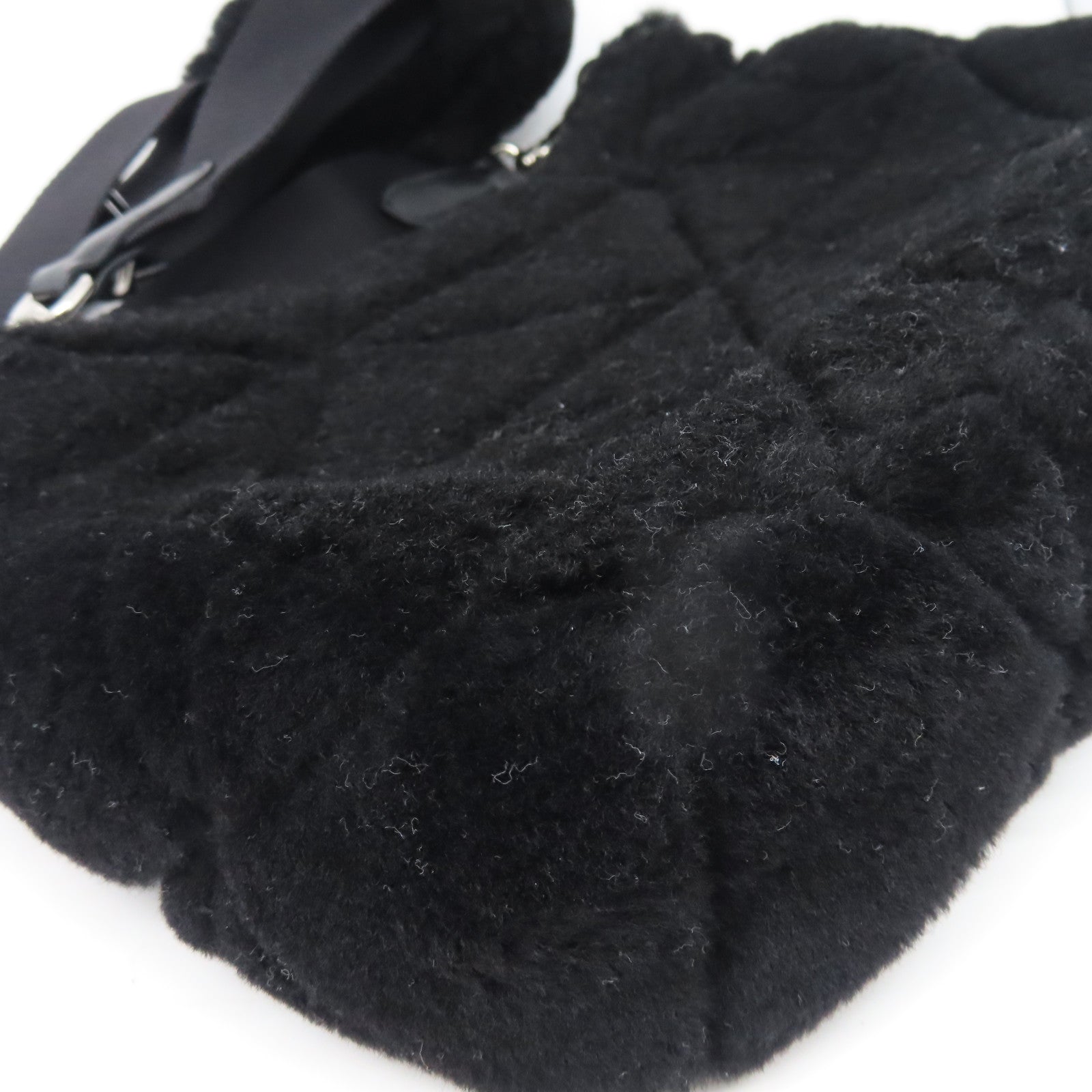 PRADA 毛茸Shoulder Bag银扣肩背袋黑色