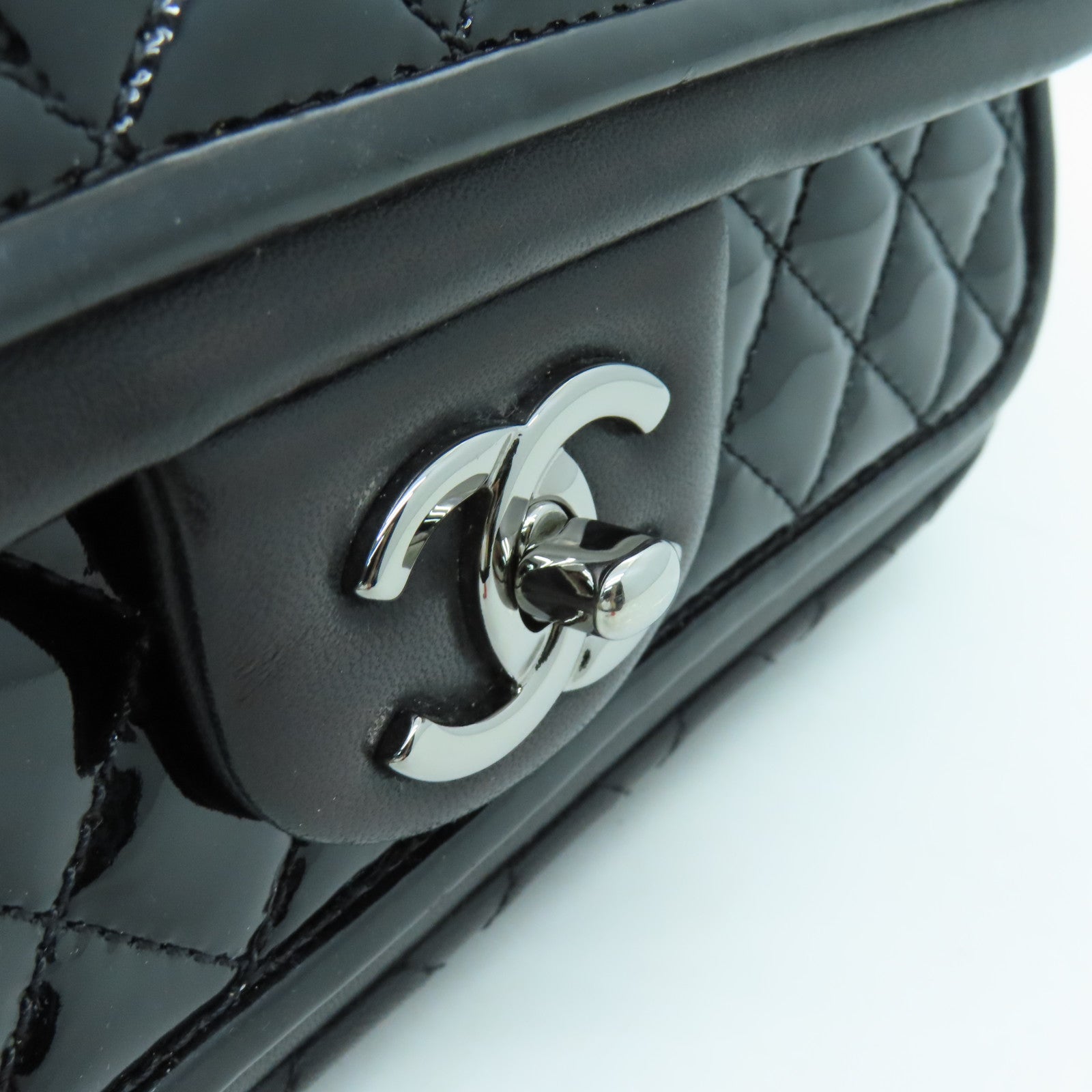 CHANEL 菱格漆皮皮革\Shoulder銀扣肩背袋黑色