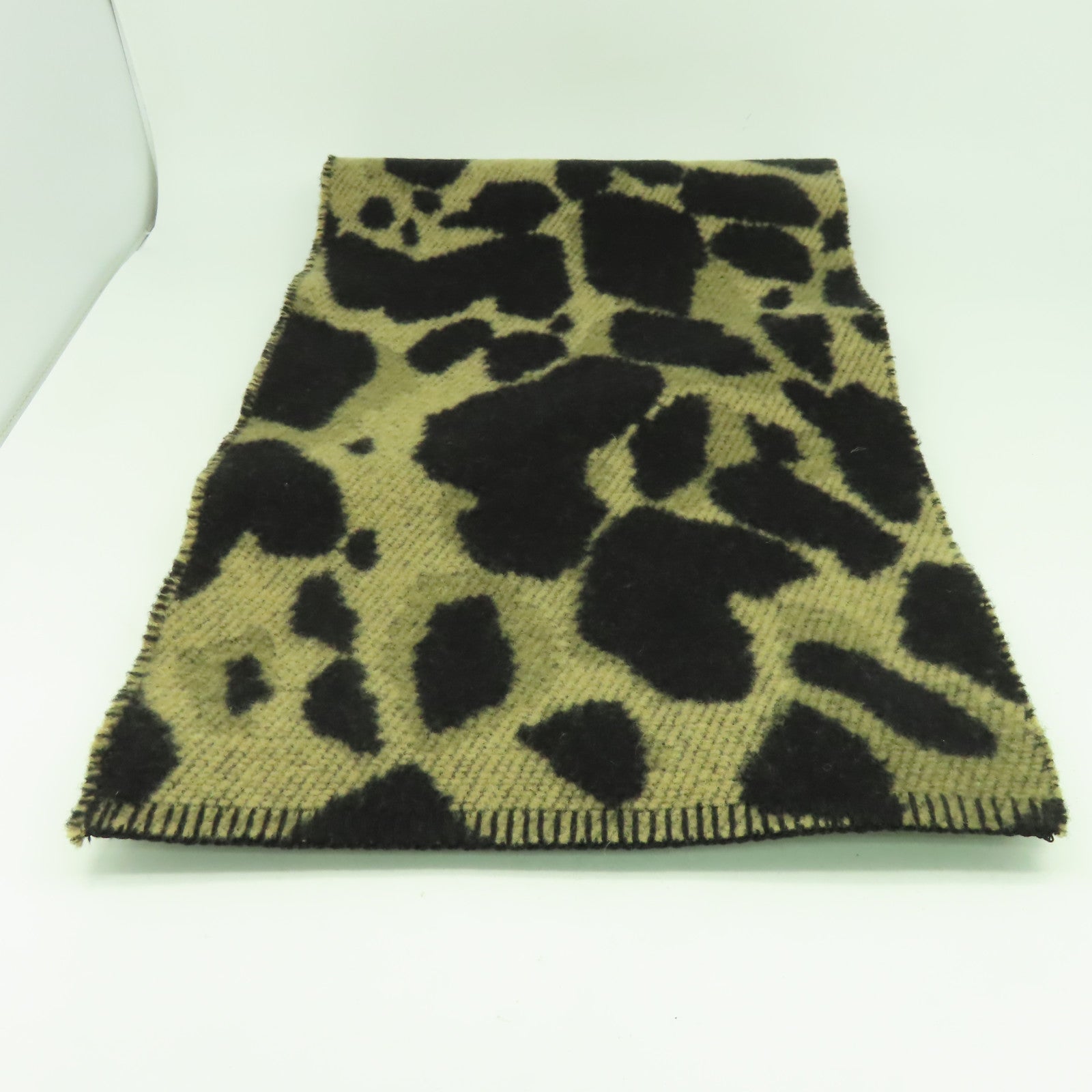 BURBERRY 羊毛/羊絨Scarf圍巾黑色/米色