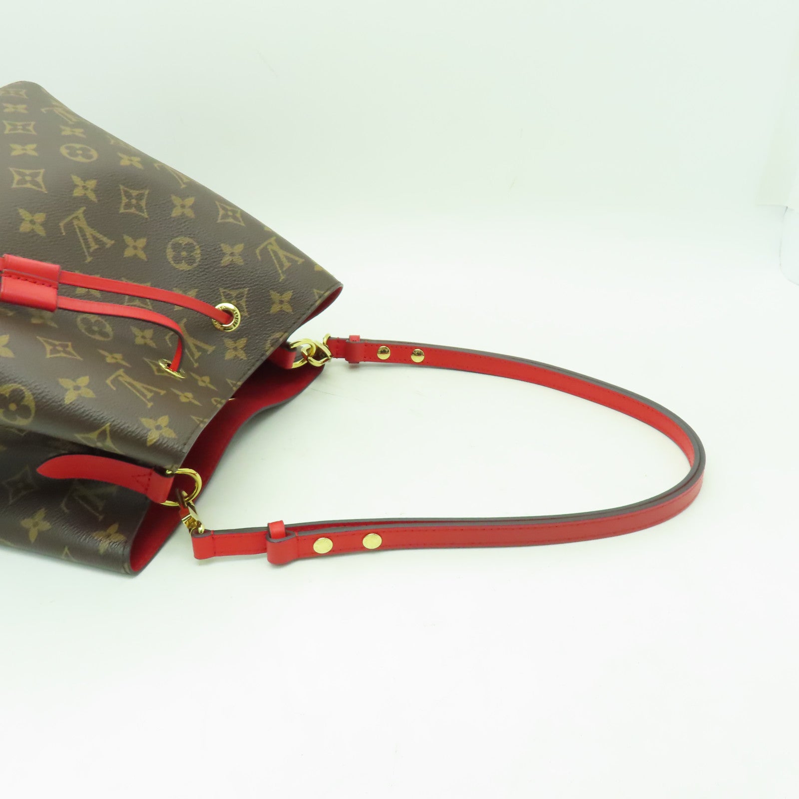 LOUIS VUITTON Monogram Neo Noe金扣肩背袋啡色/紅色