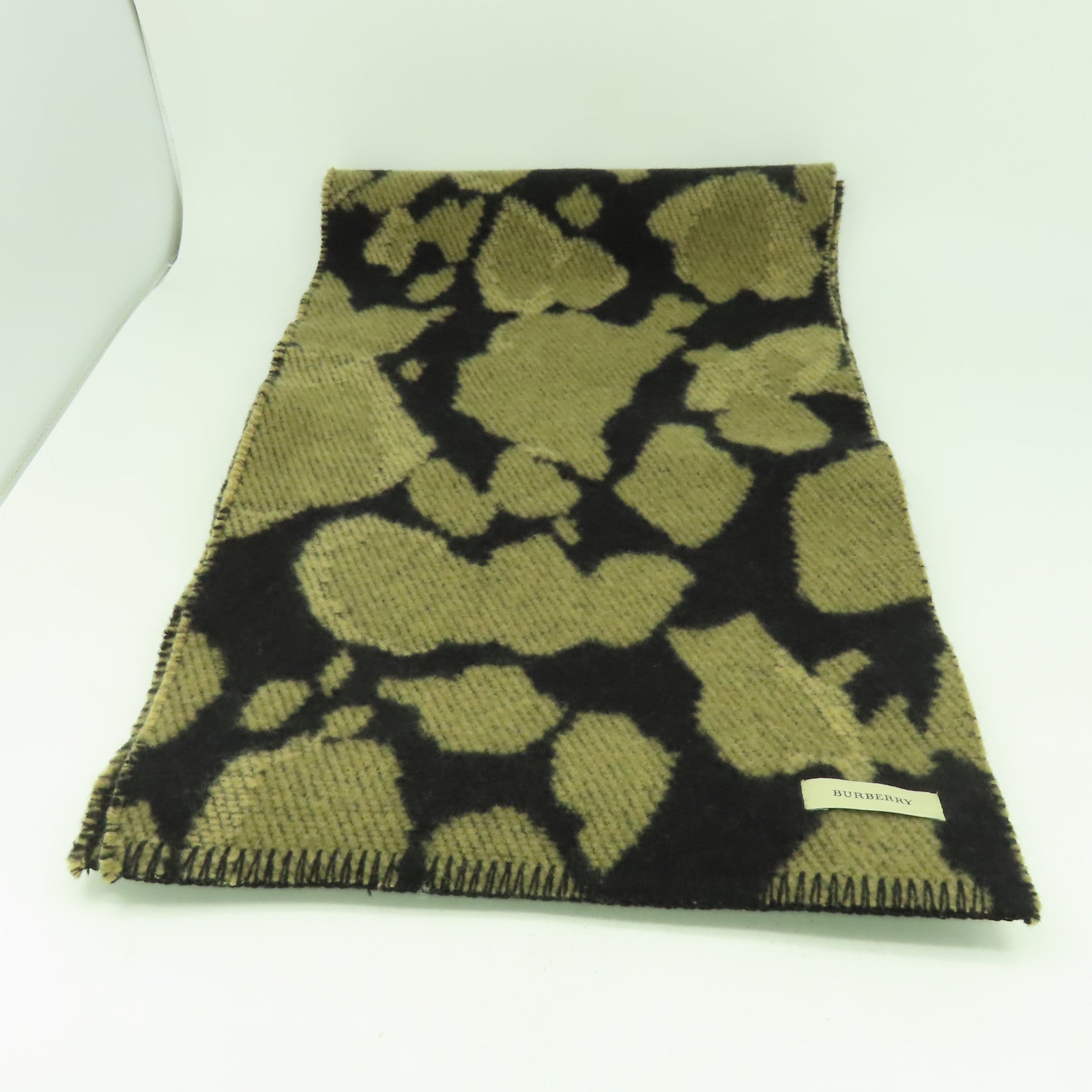 BURBERRY 羊毛/羊絨Scarf圍巾黑色/米色