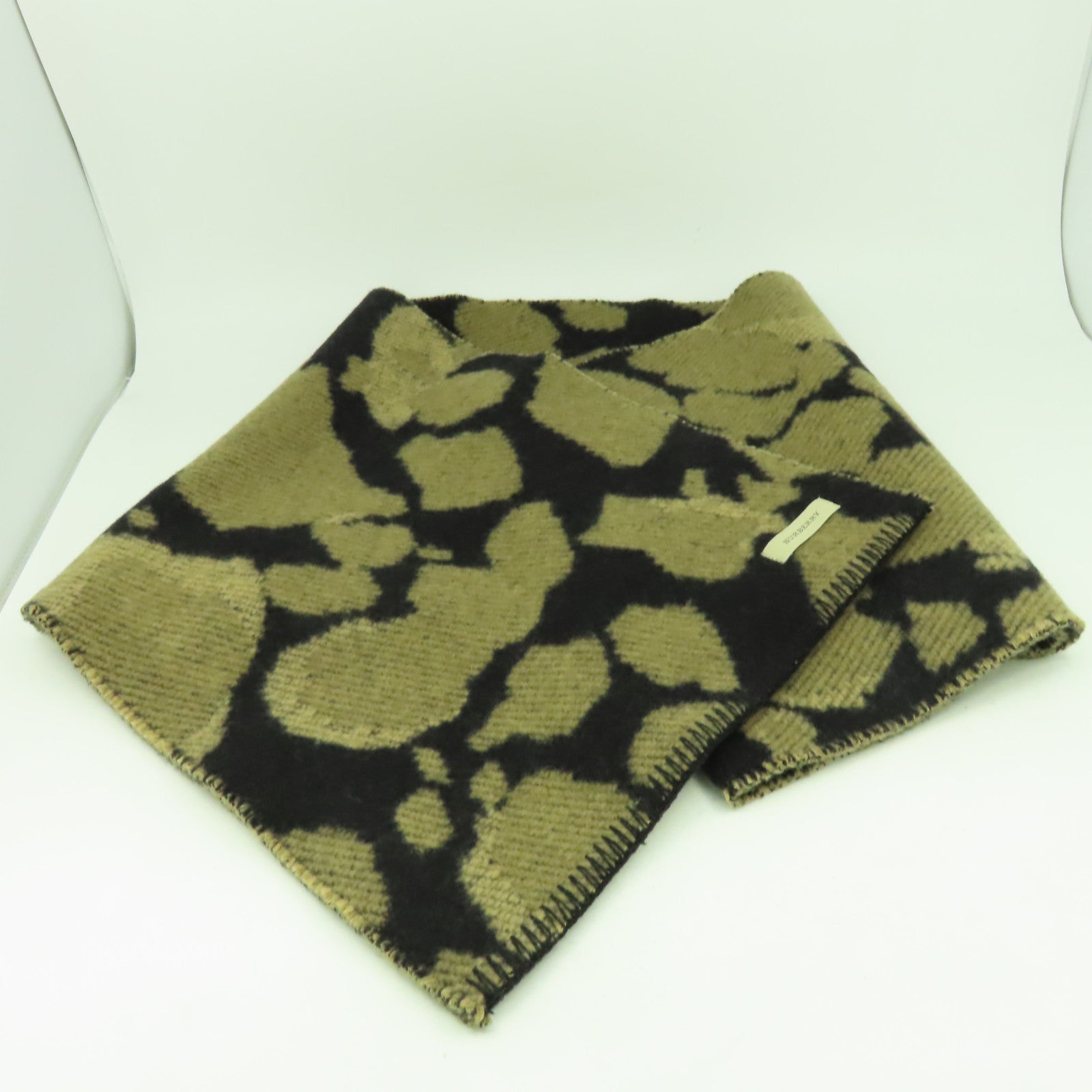 BURBERRY 羊毛/羊絨Scarf圍巾黑色/米色