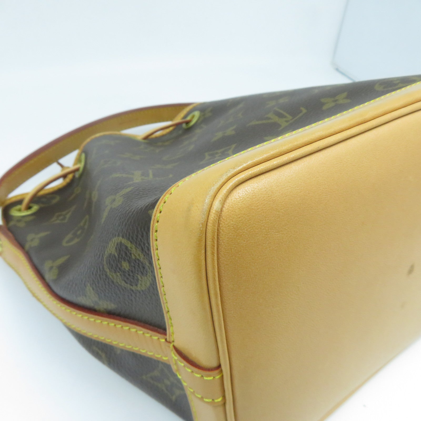LOUIS VUITTON Monogram Noe Mini金扣肩背袋啡色