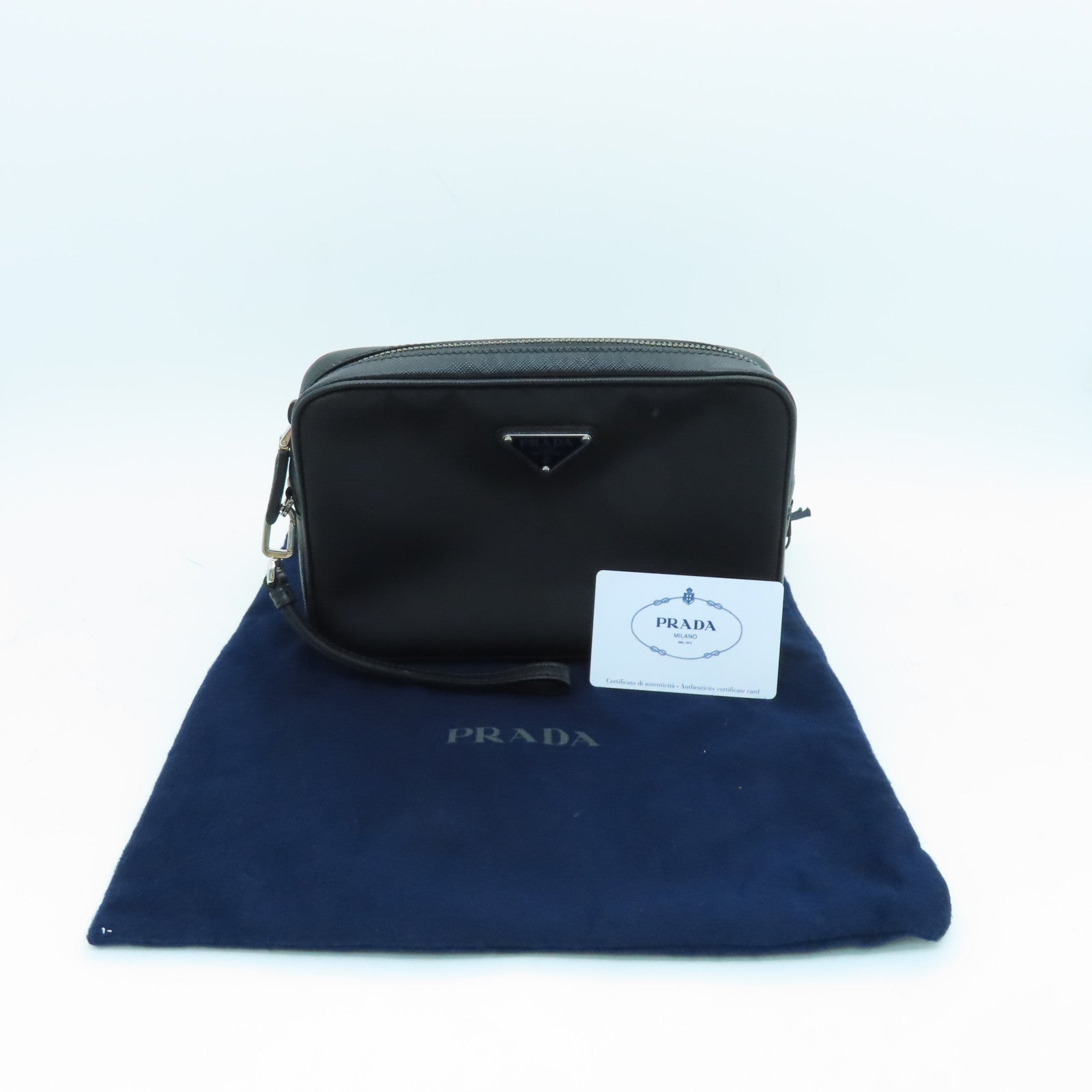 PRADA 尼龙Clutch Bag银扣手拿包黑色