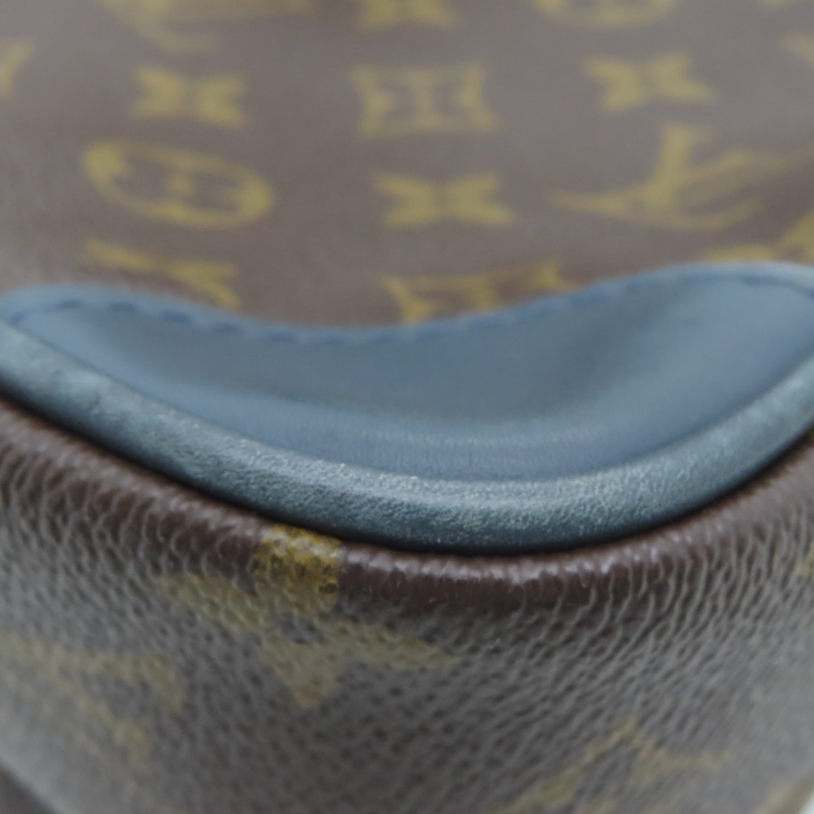 LOUIS VUITTON Monogram Amazone Slate金扣肩背袋棕色
