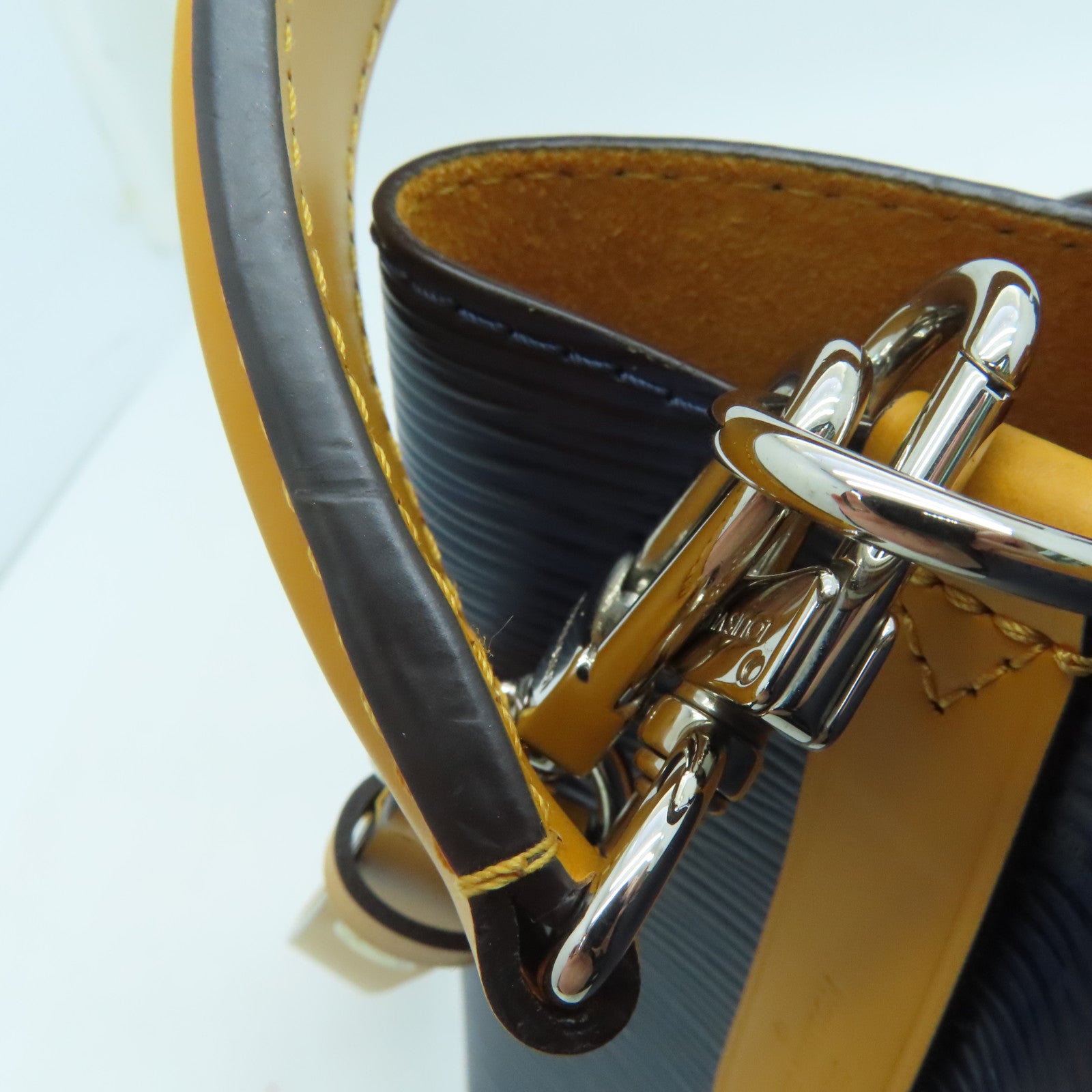LOUIS VUITTON Epi皮革Noe Shoulder Bag銀扣肩背袋藍色