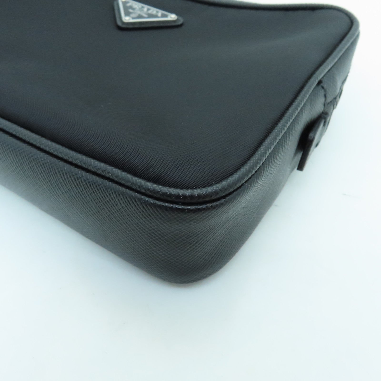 PRADA 尼龙Clutch Bag银扣手拿包黑色