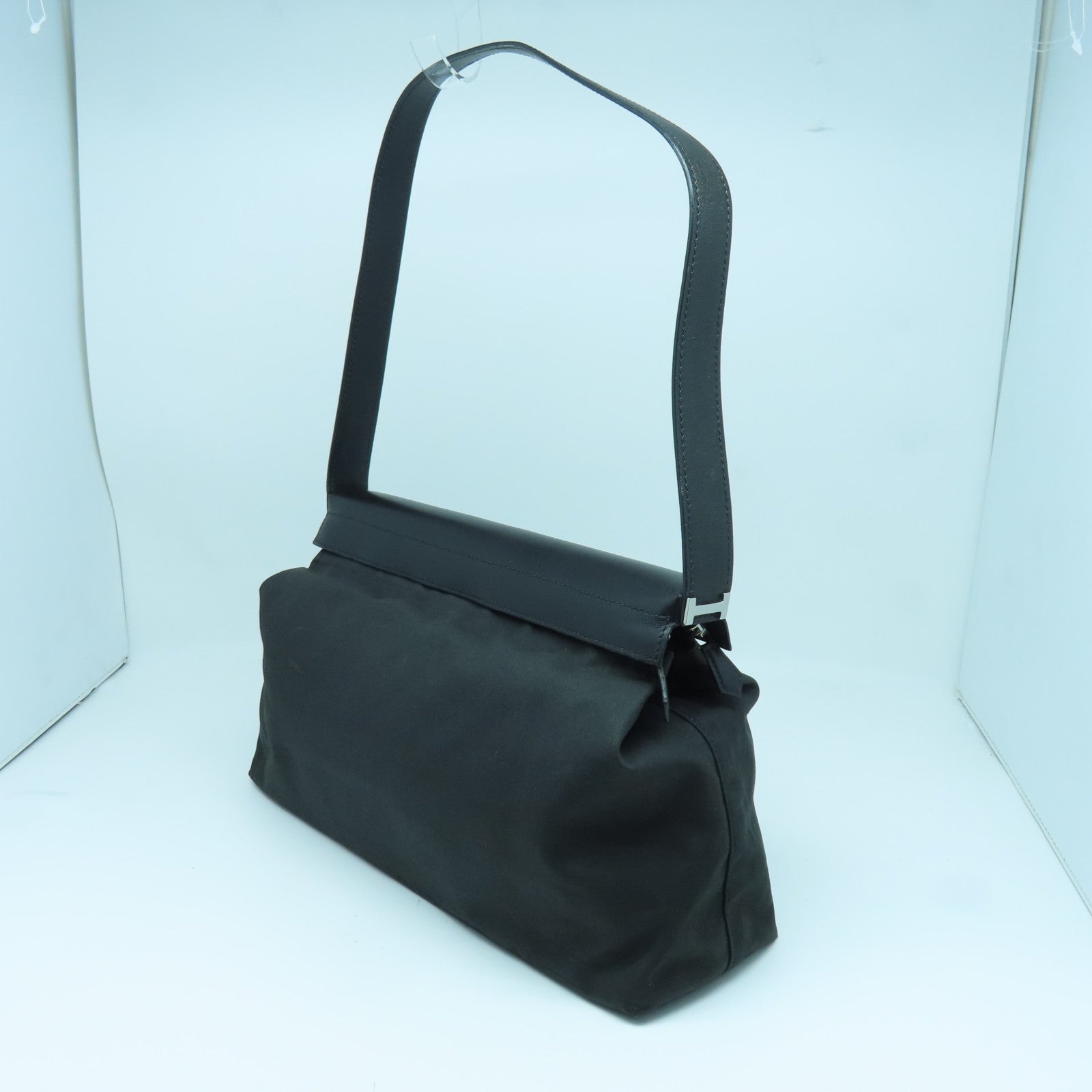 HERMES 帆布Yech Bag銀扣肩背袋黑色