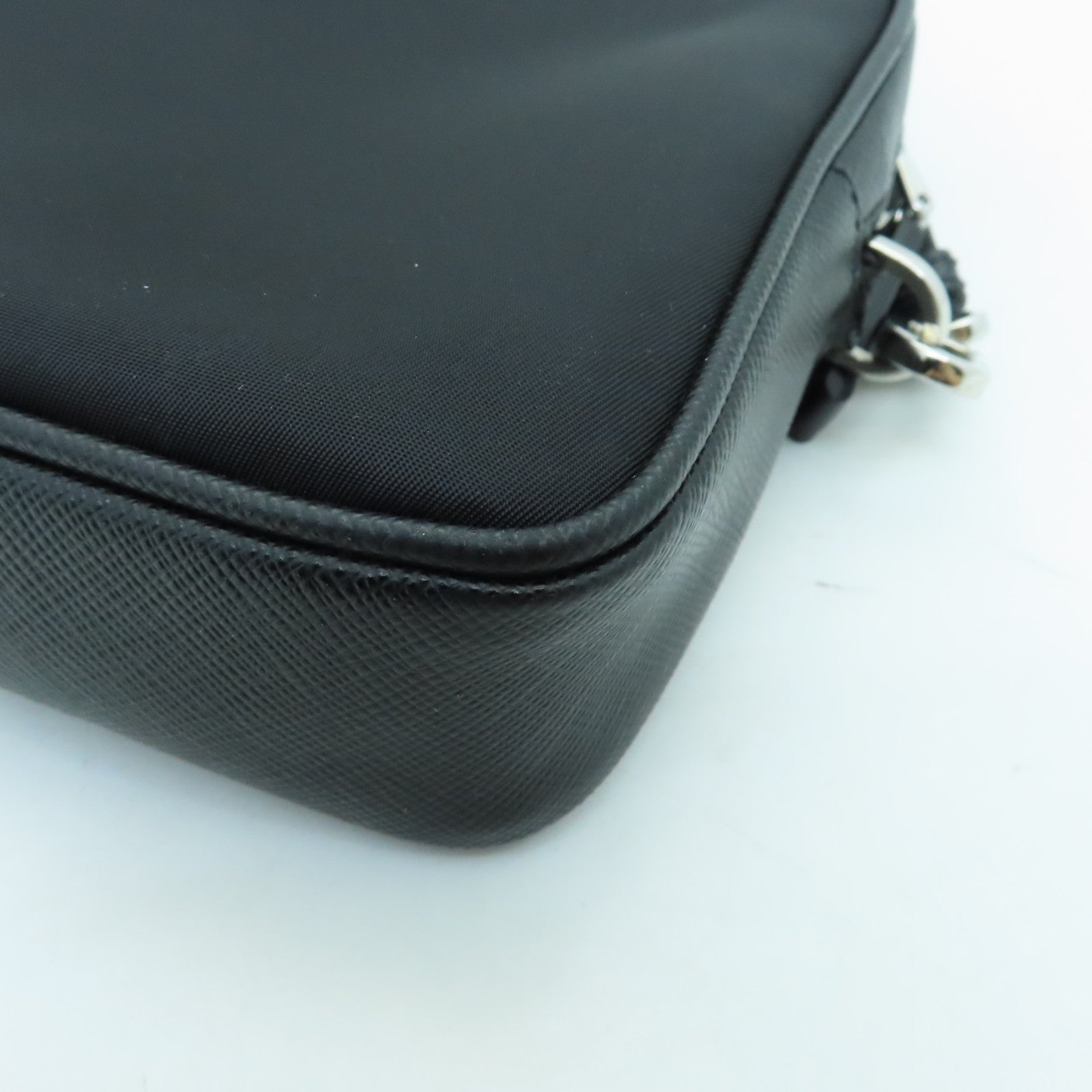 PRADA 尼龙Clutch Bag银扣手拿包黑色