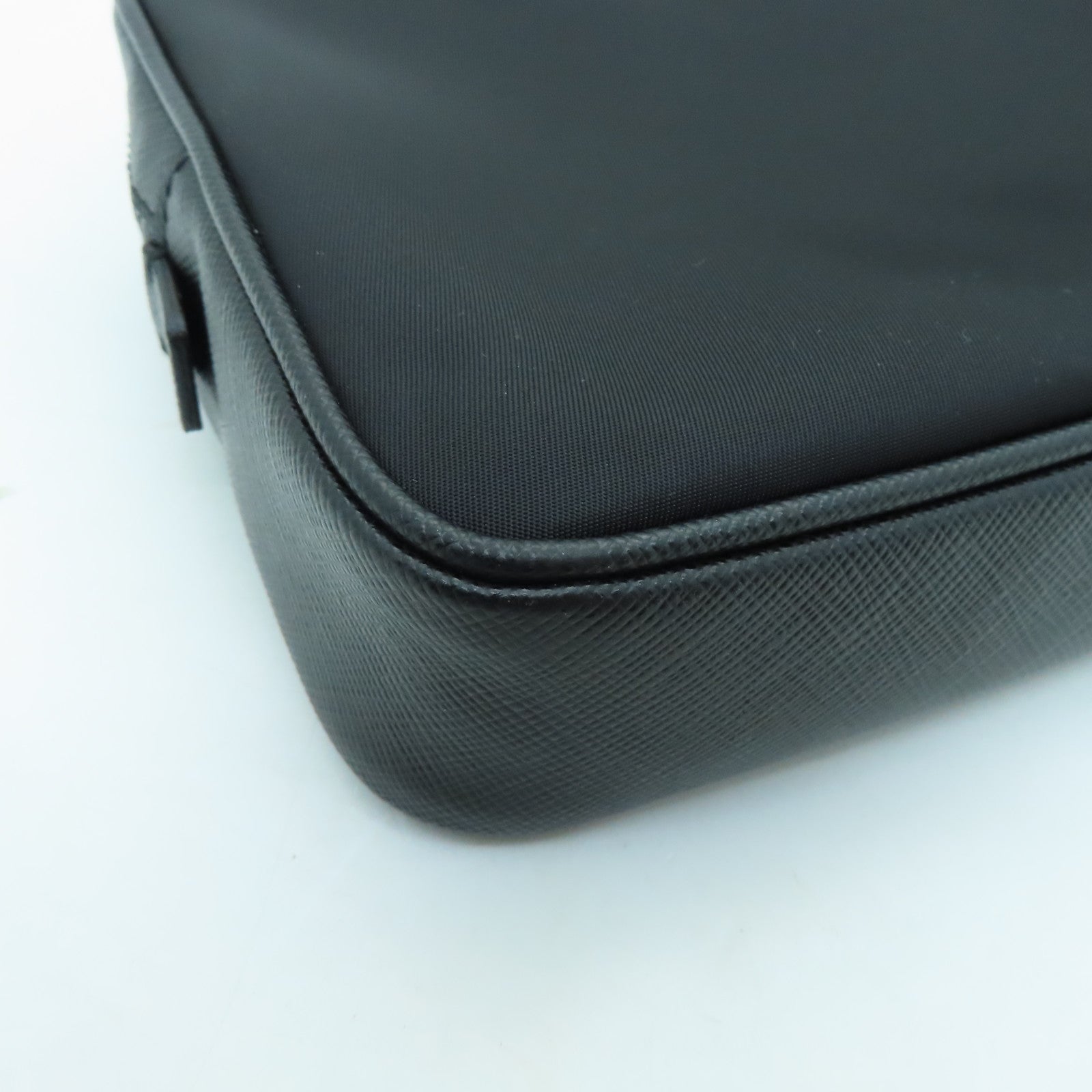 PRADA 尼龙Clutch Bag银扣手拿包黑色