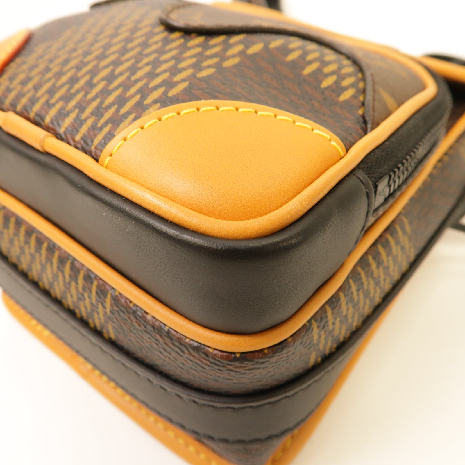 LOUIS VUITTON Damier Giant Nano Amazone肩背袋棕色
