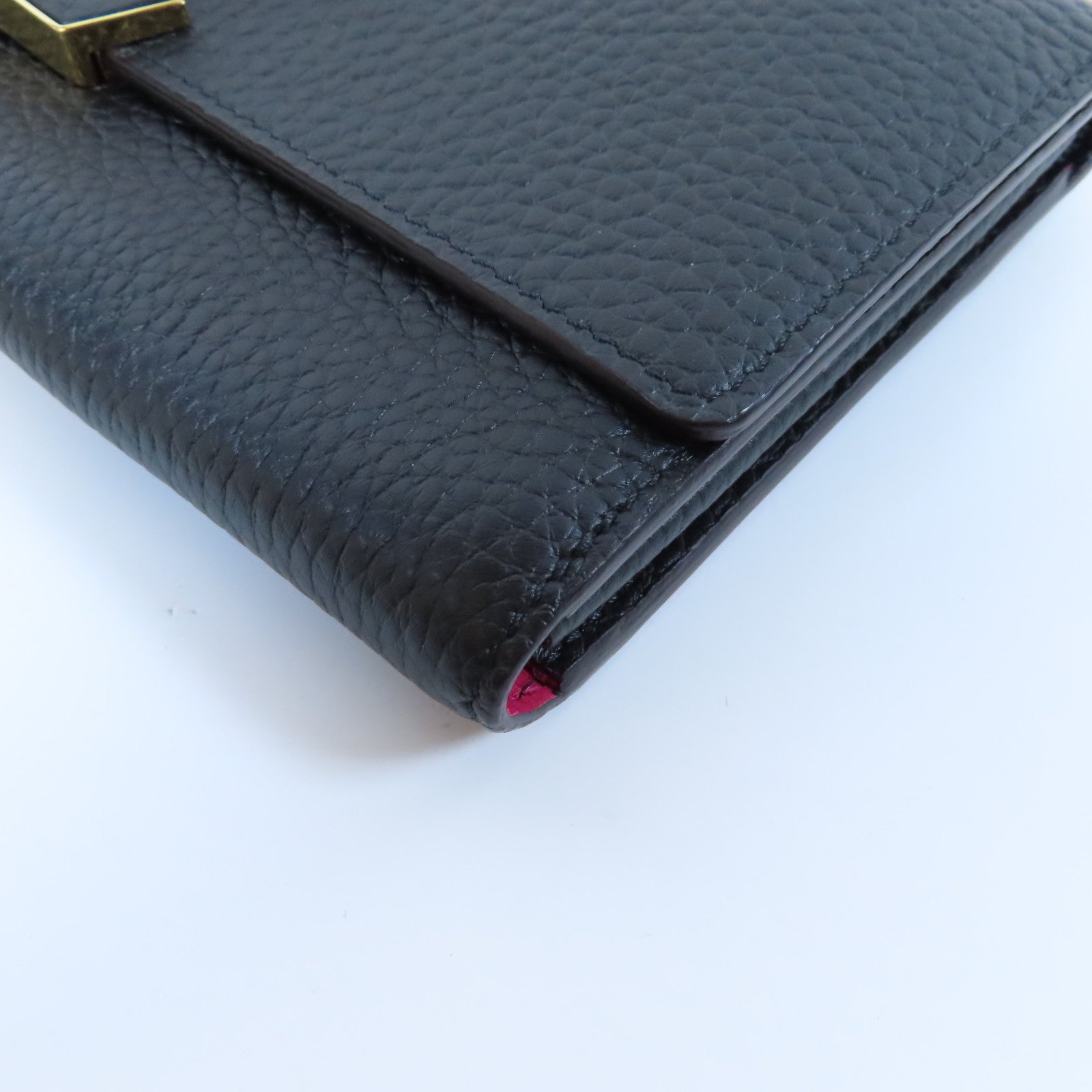 LOUIS VUITTON Taurillon皮革Capucines Wallet金扣長錢包黑色