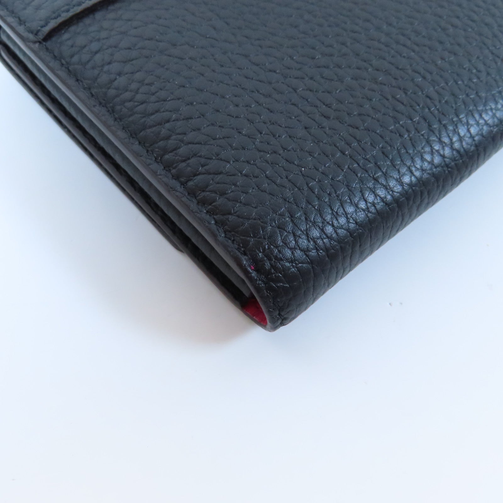LOUIS VUITTON Taurillon皮革Capucines Wallet金扣長錢包黑色