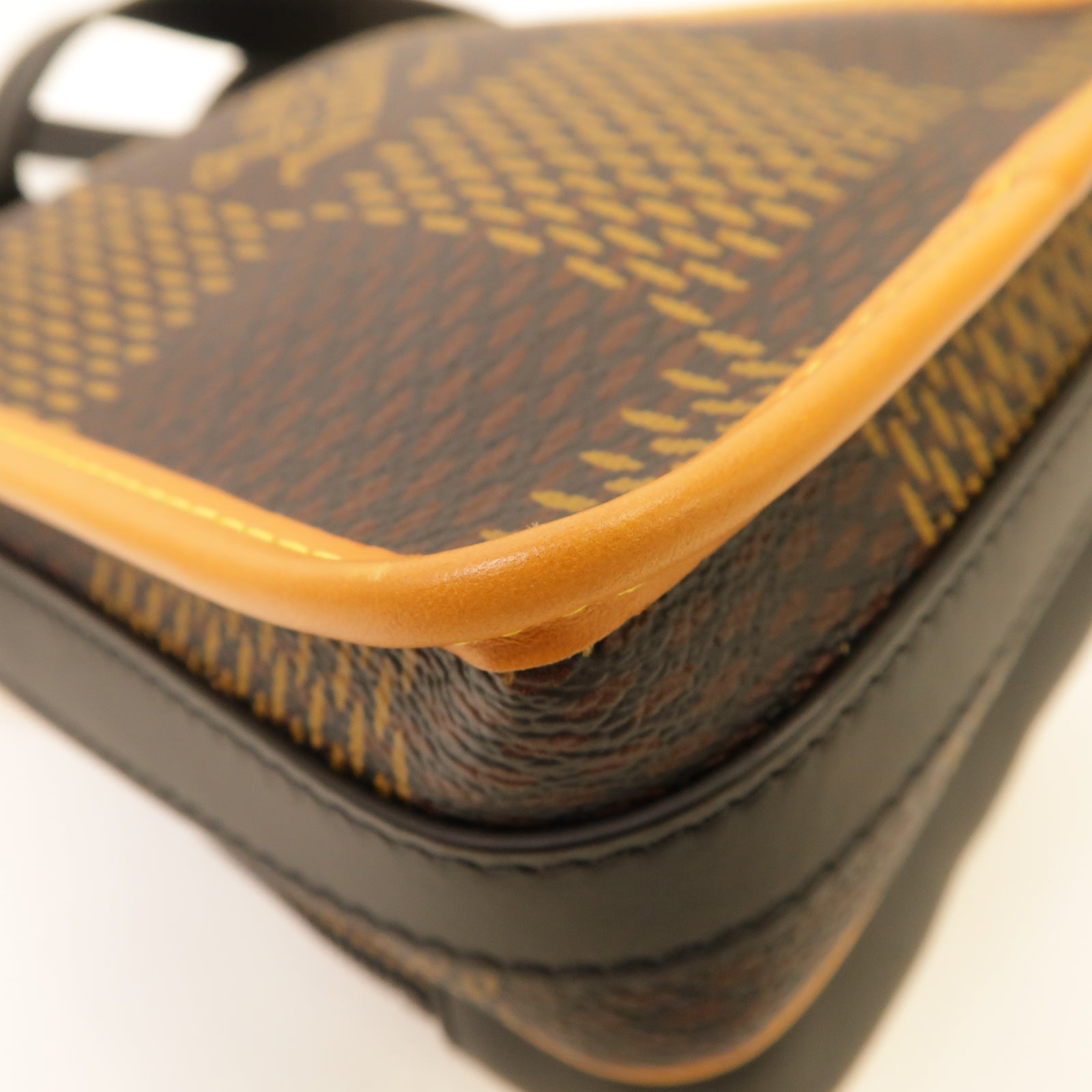 LOUIS VUITTON Damier Giant Nano Amazone肩背袋棕色