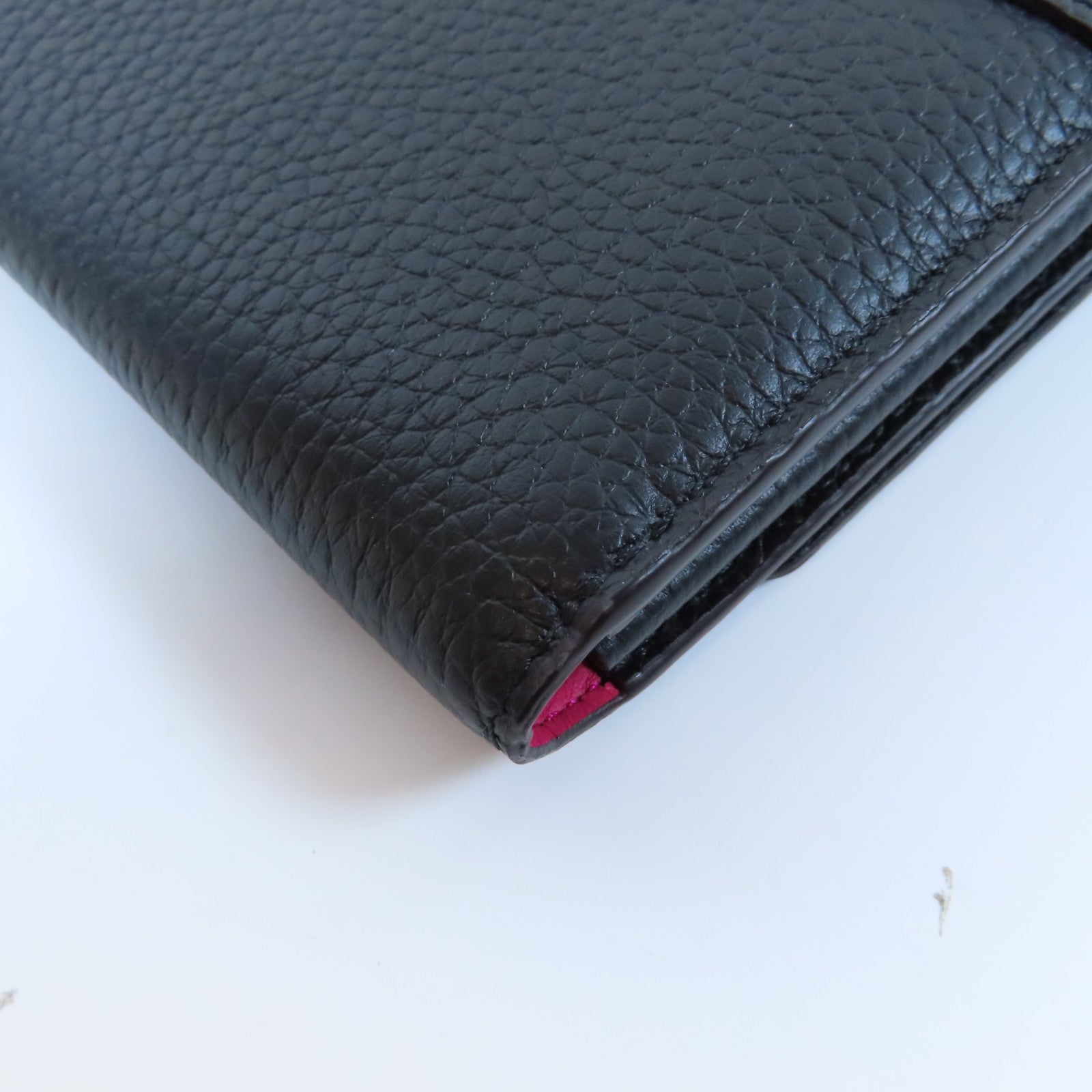 LOUIS VUITTON Taurillon皮革Capucines Wallet金扣長錢包黑色