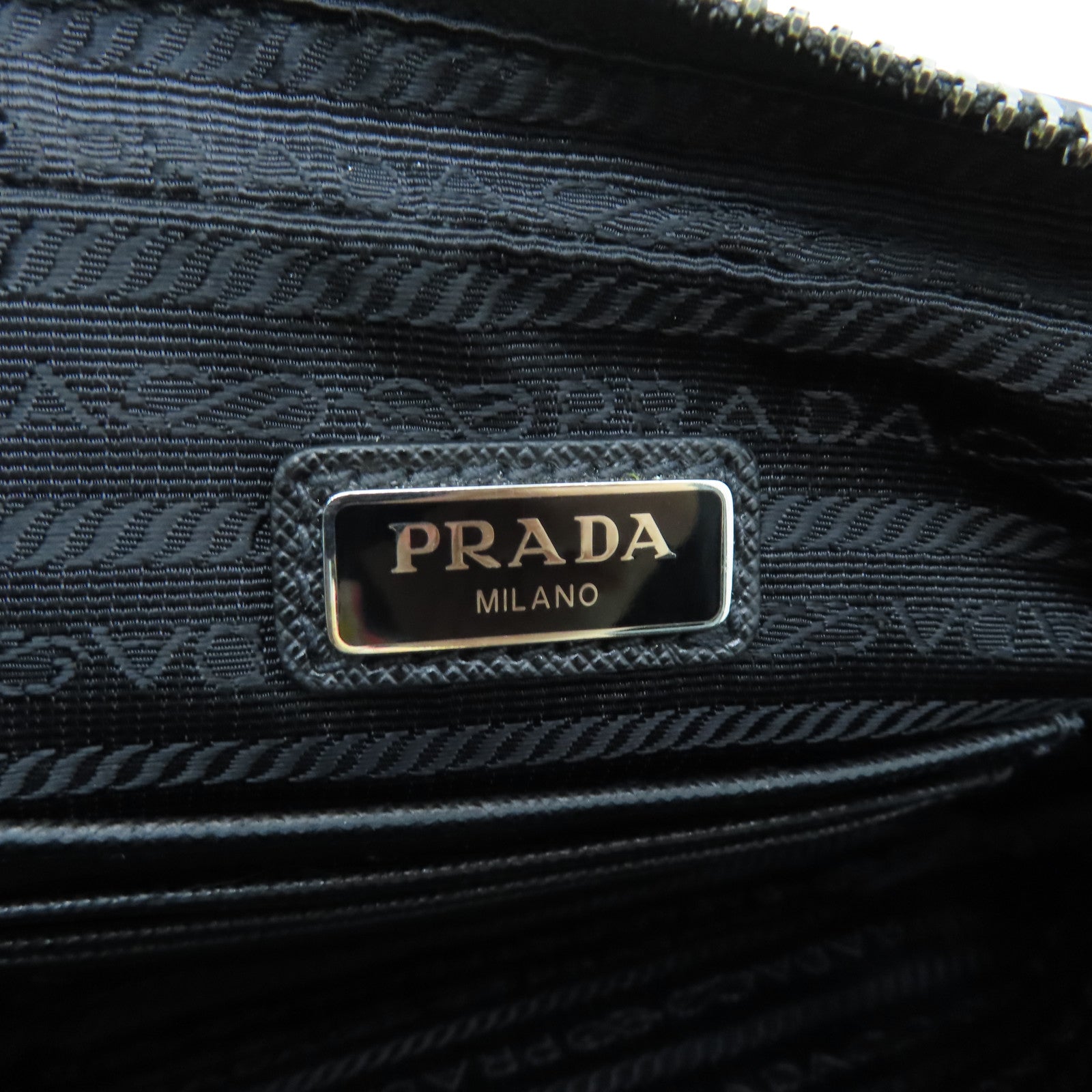 PRADA 尼龙Clutch Bag银扣手拿包黑色