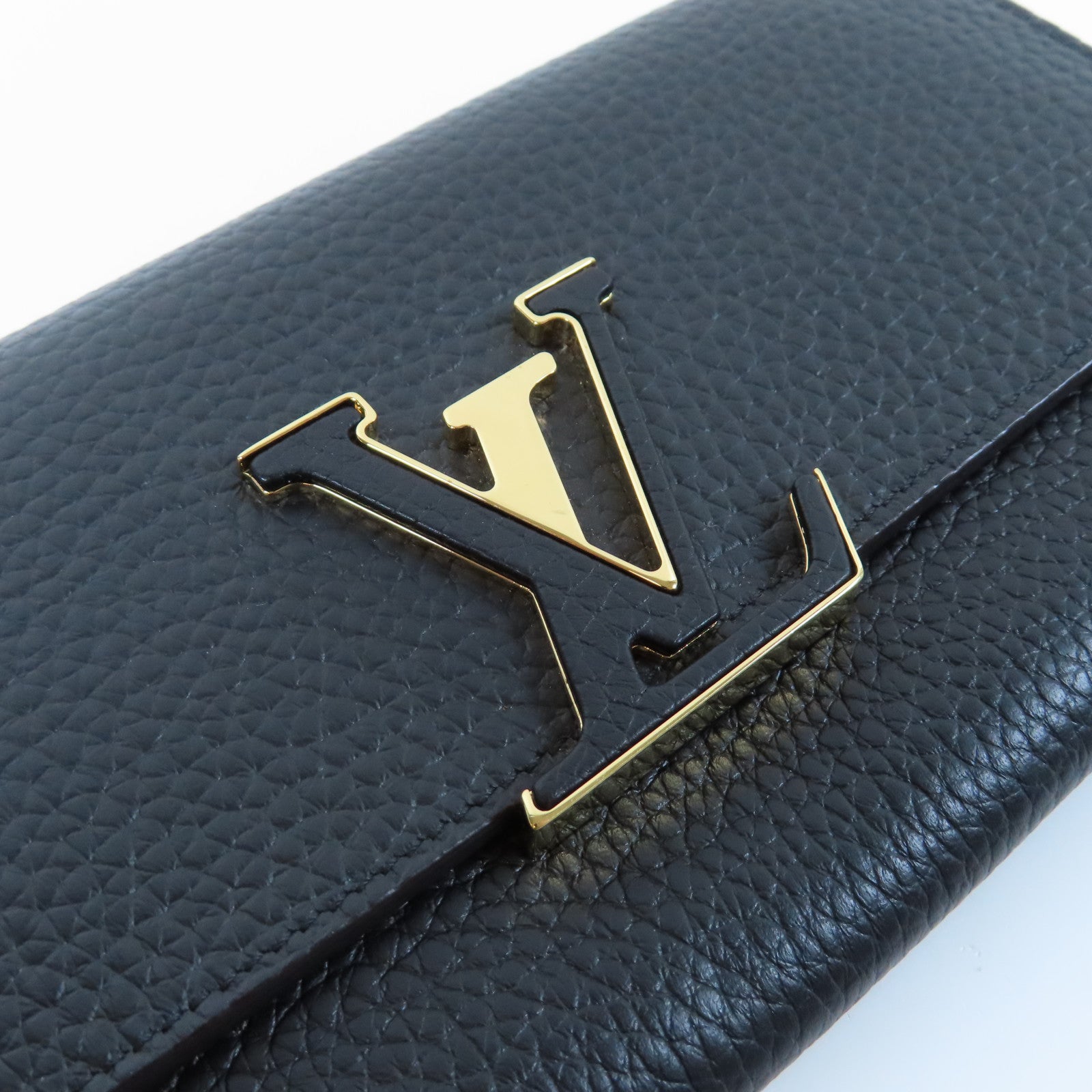 LOUIS VUITTON Taurillon皮革Capucines Wallet金扣長錢包黑色