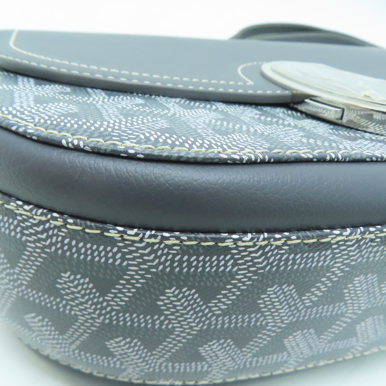 GOYARD 塗層帆布SAC 233 PM銀扣肩背袋灰色