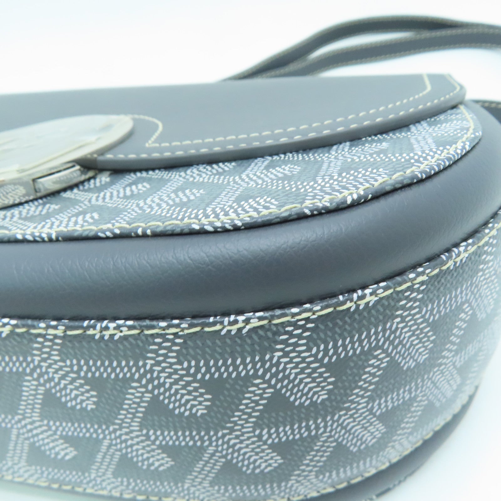 GOYARD 塗層帆布SAC 233 PM銀扣肩背袋灰色
