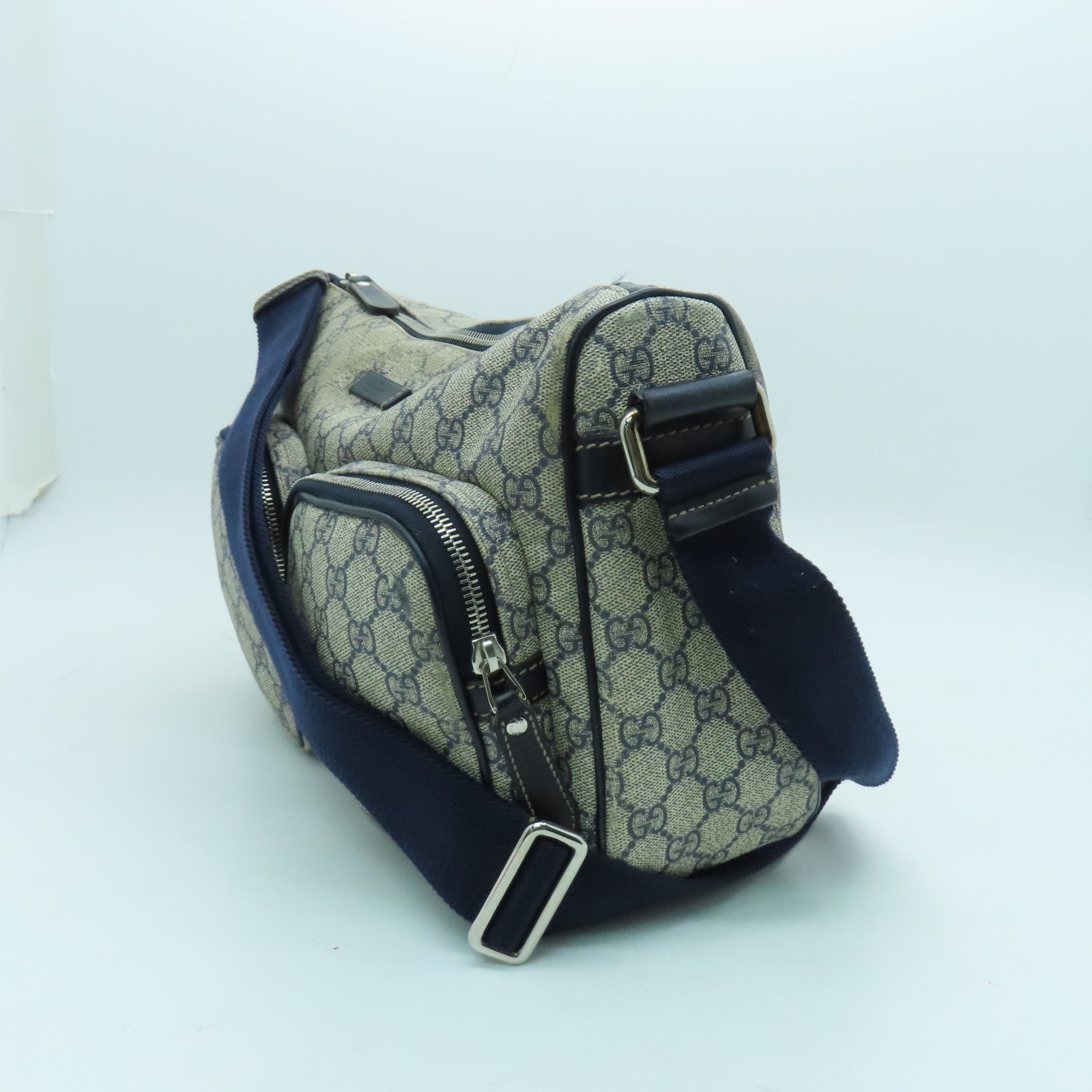 GUCCI coated canvas Shoulder Bag silver buckle shoulder bag blue
